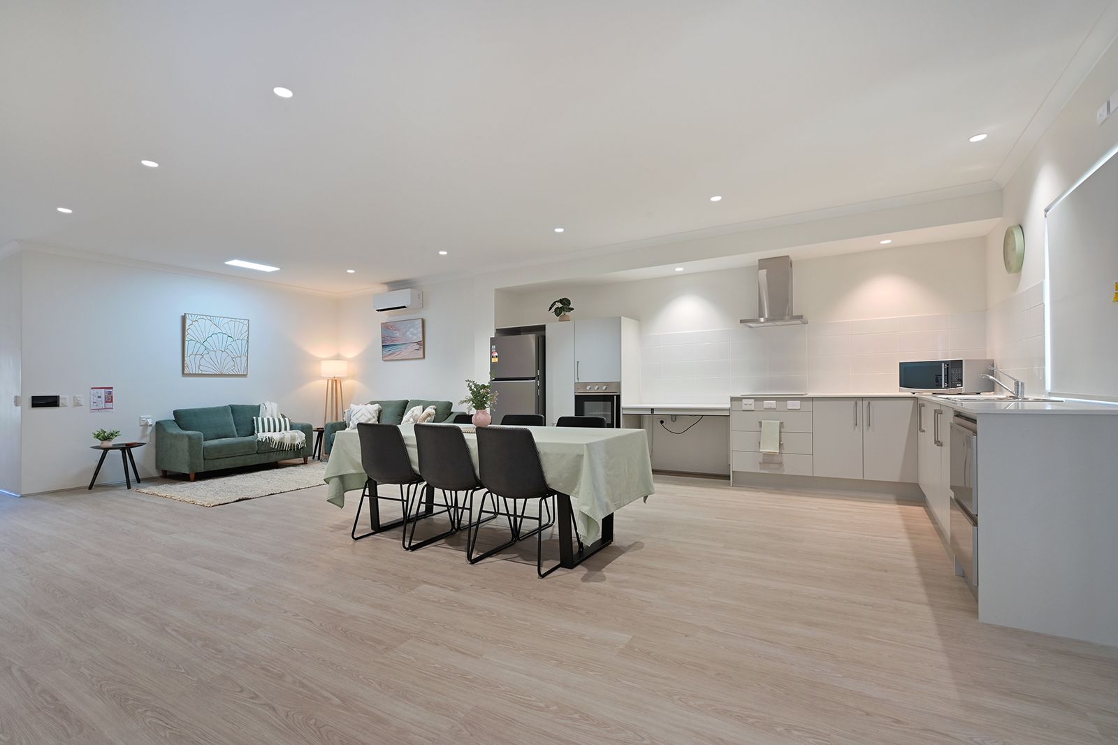 BALDIVIS - 2 Bed HPS Home - AVAILABLE NOW — Home image 4