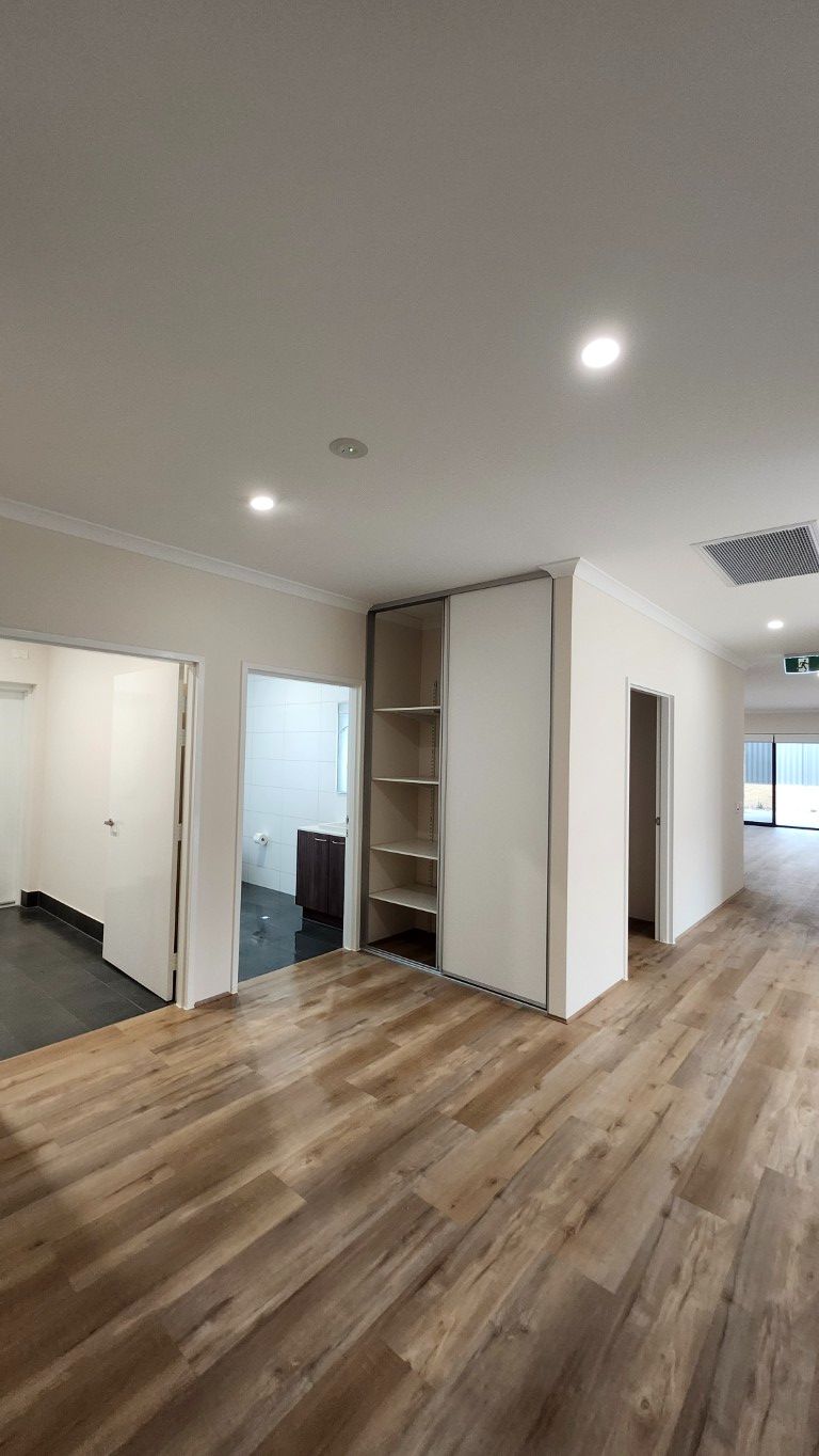 3 BR High Physical Support Home with OOA Room – Madora Bay — Home image 4