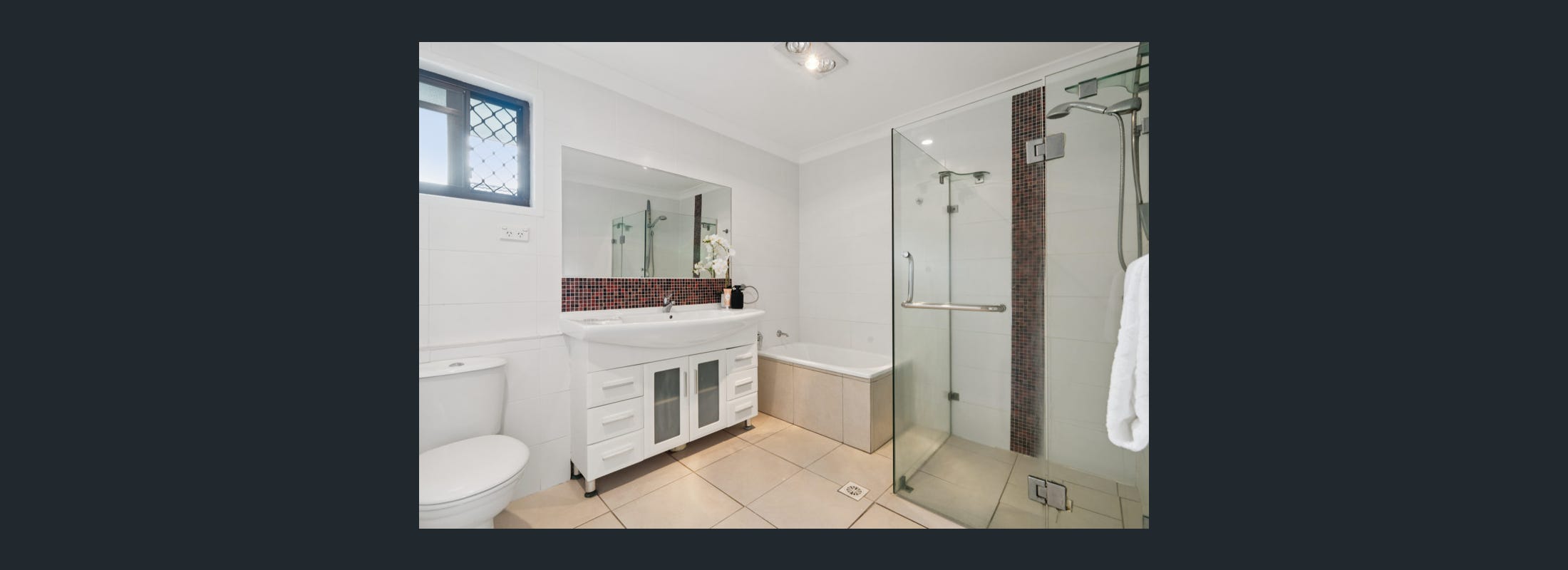 Mermaid Waters 'Beach House' — Home image 9