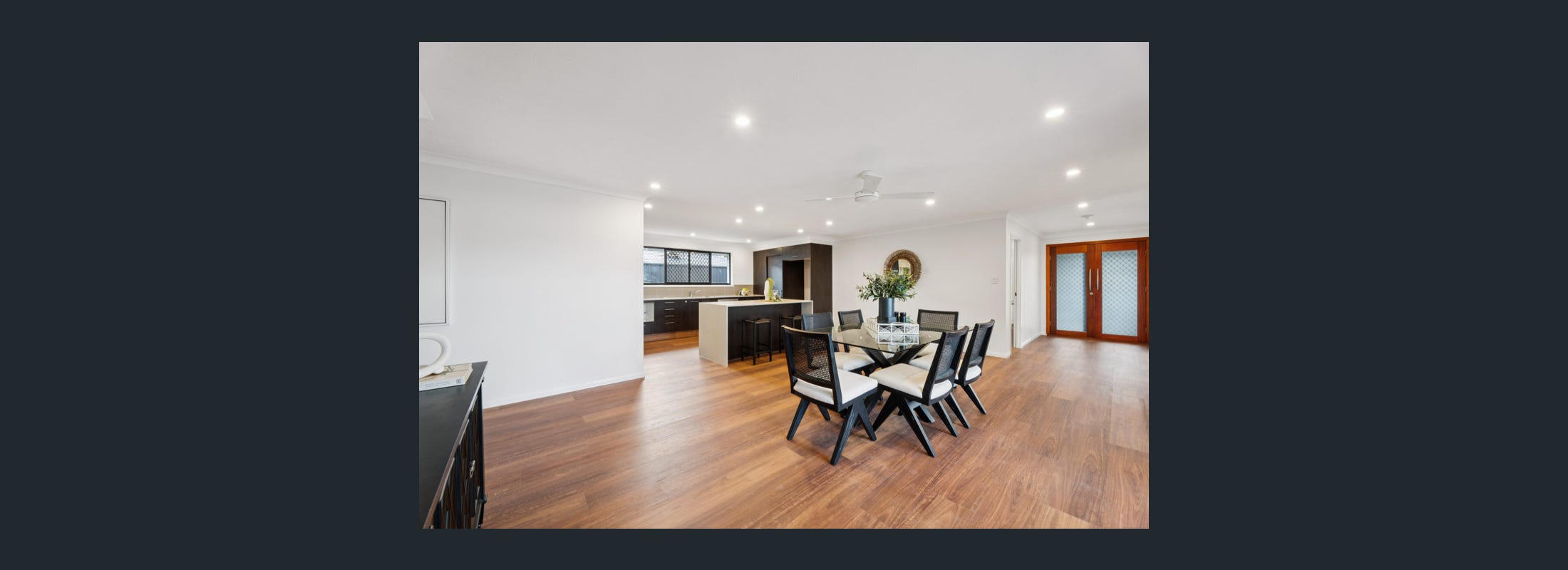 Mermaid Waters 'Beach House' — Home image 3