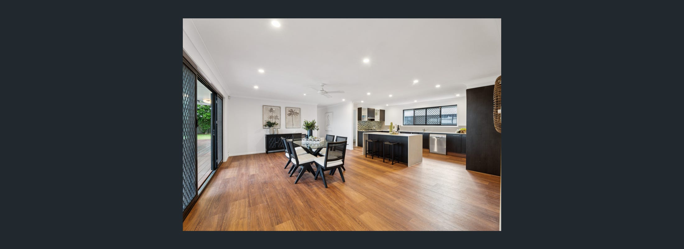 Mermaid Waters 'Beach House' — Home image 4