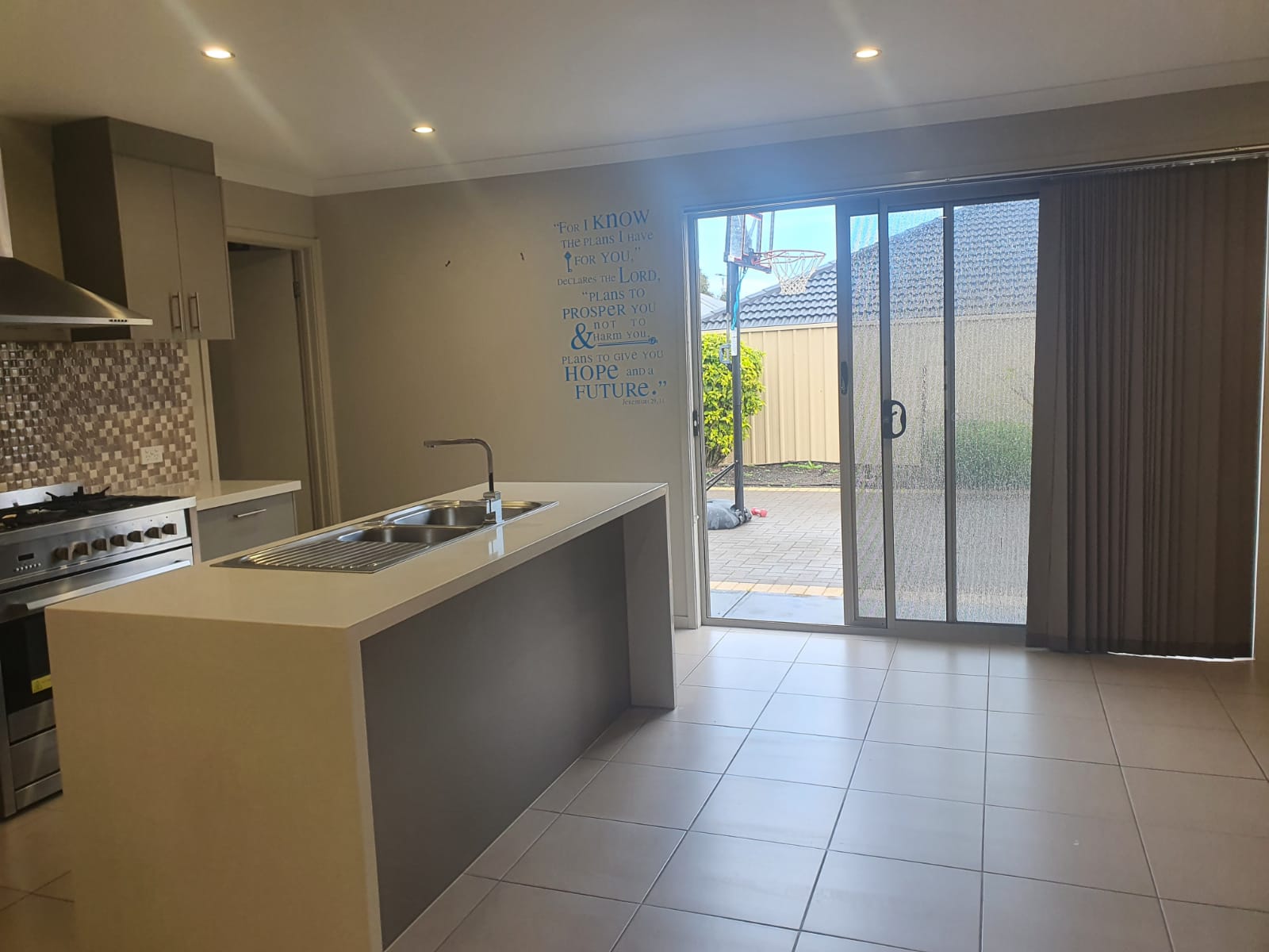 Beautiful 3 bedroom Non -SDA house at Seaford Meadows Now Open — Home image 10
