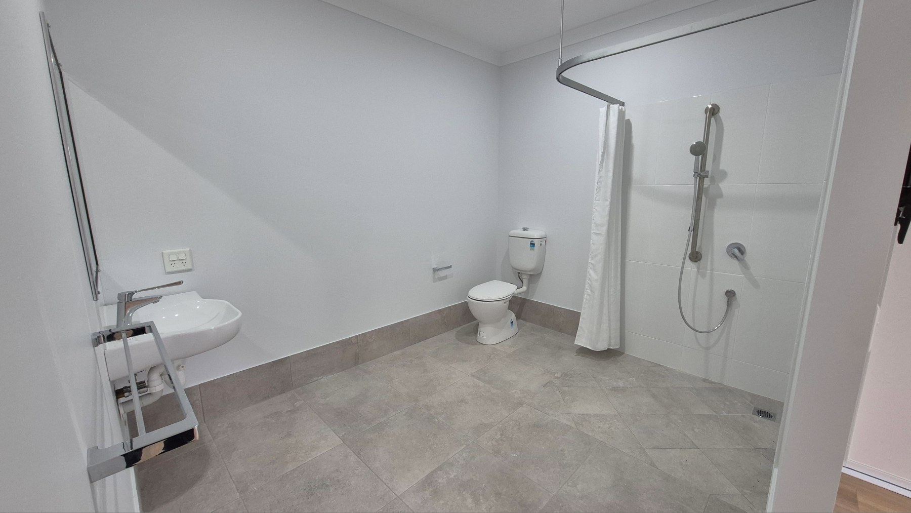 SDA HPS 2 Bedroom House plus OOA Glenella, Qld | 261 — Home image 8