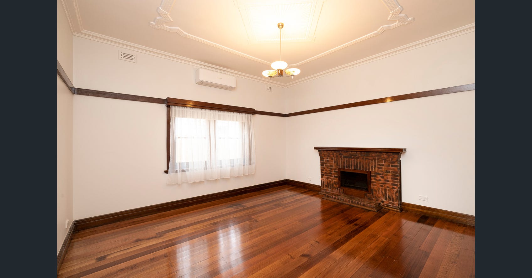 Fully renovated house 5 Minutes drive from Sunshine Hospital — Home image 2