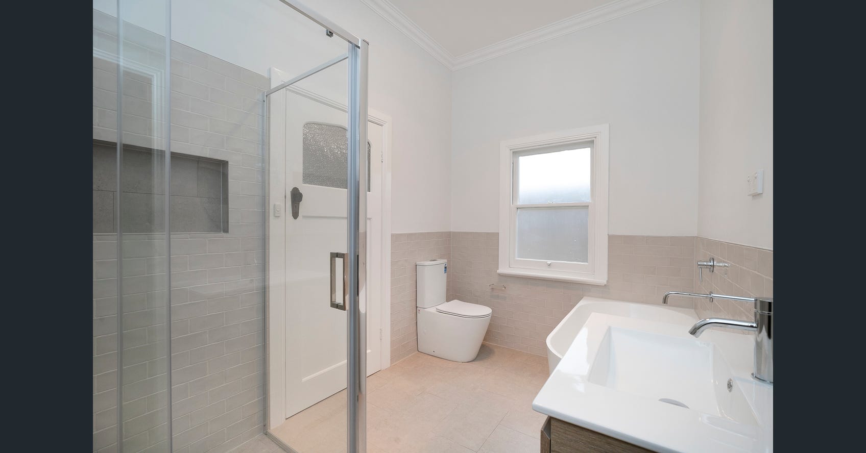 Fully renovated house 5 Minutes drive from Sunshine Hospital — Home image 2