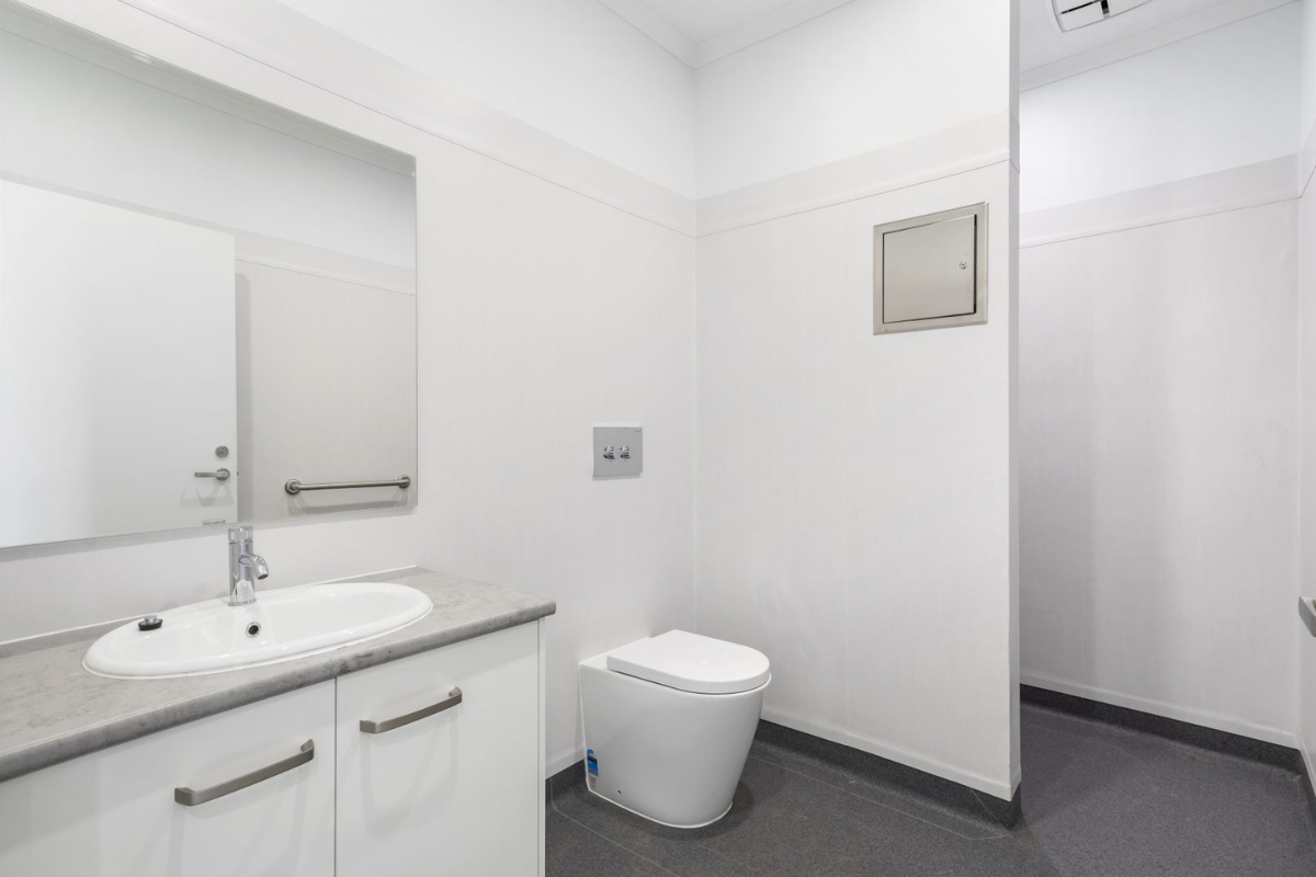 Elizabeth Grove — Home image 3