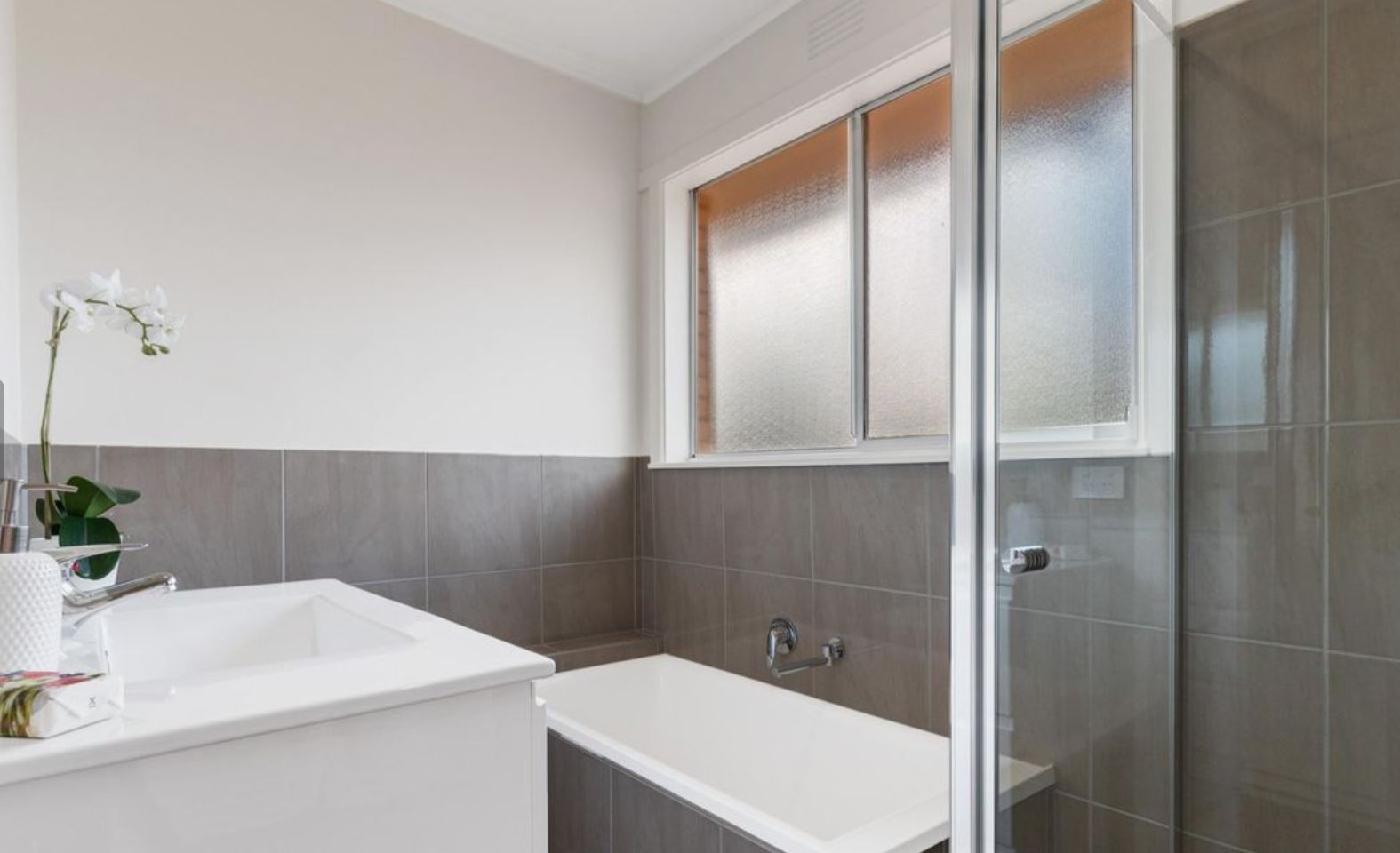 Lovely 3 bedroom MTA to live in by yourself — Home image 4