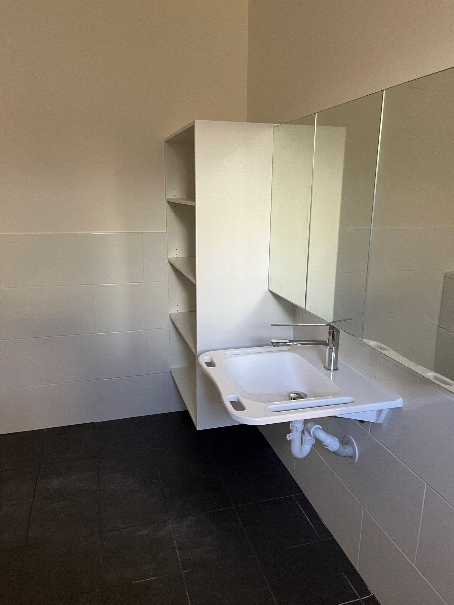 High Physical Support Home in Townsville — Home image 10