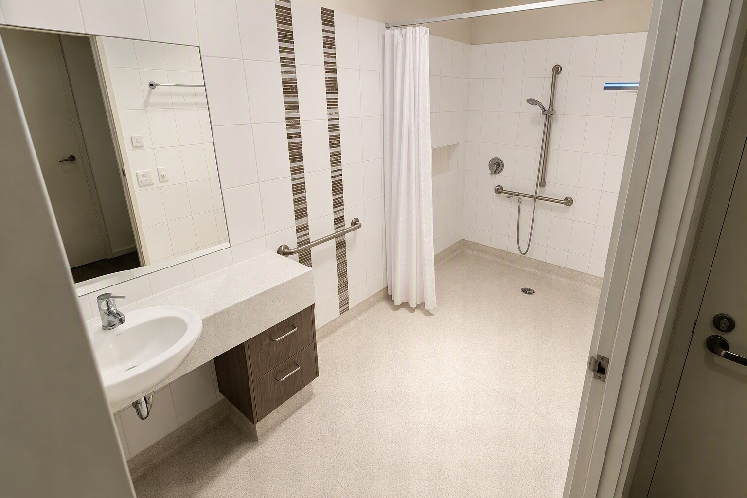 Spacious, independent living in Geelong — Home image 5