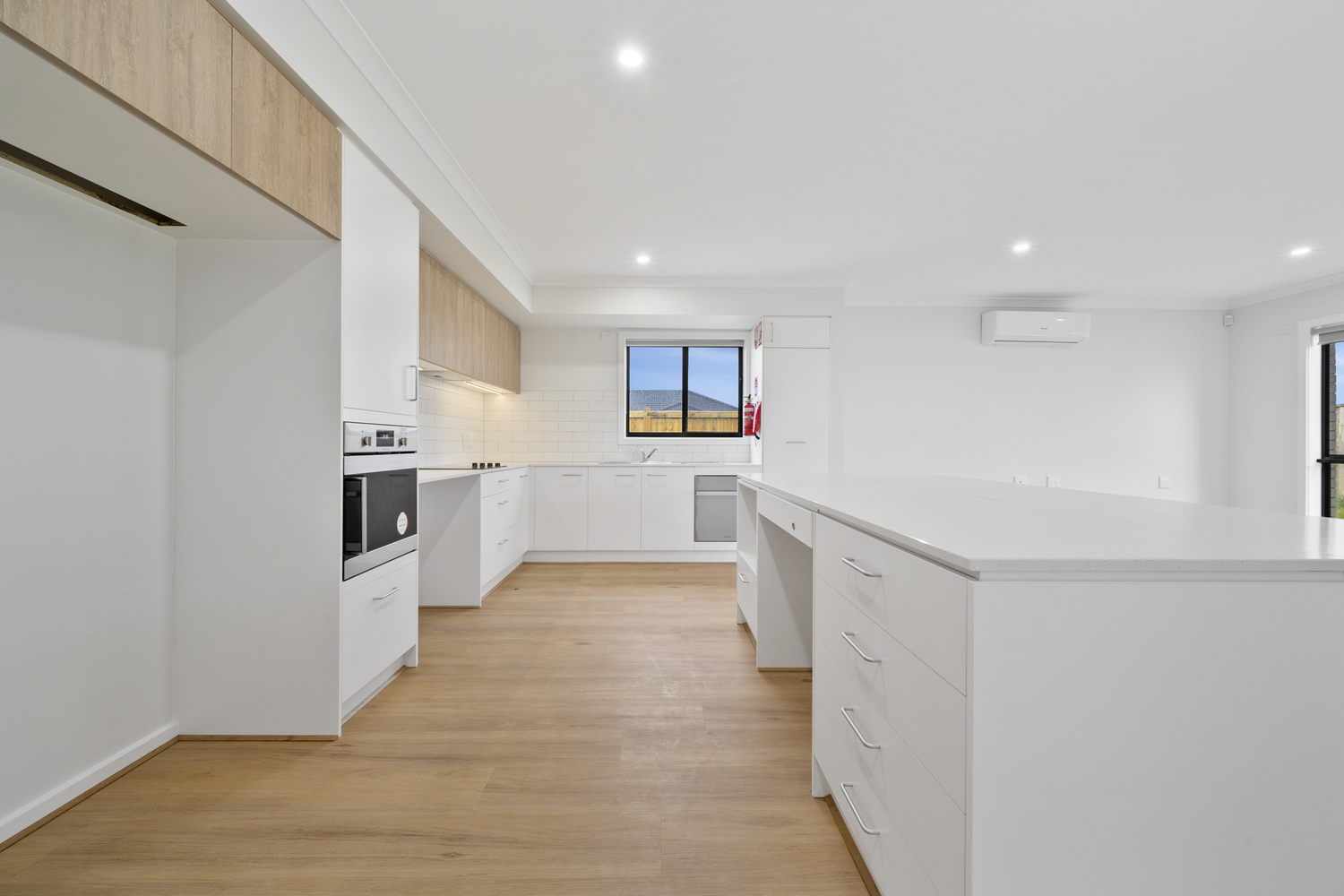 Brand new home on an acre lot — Home image 5