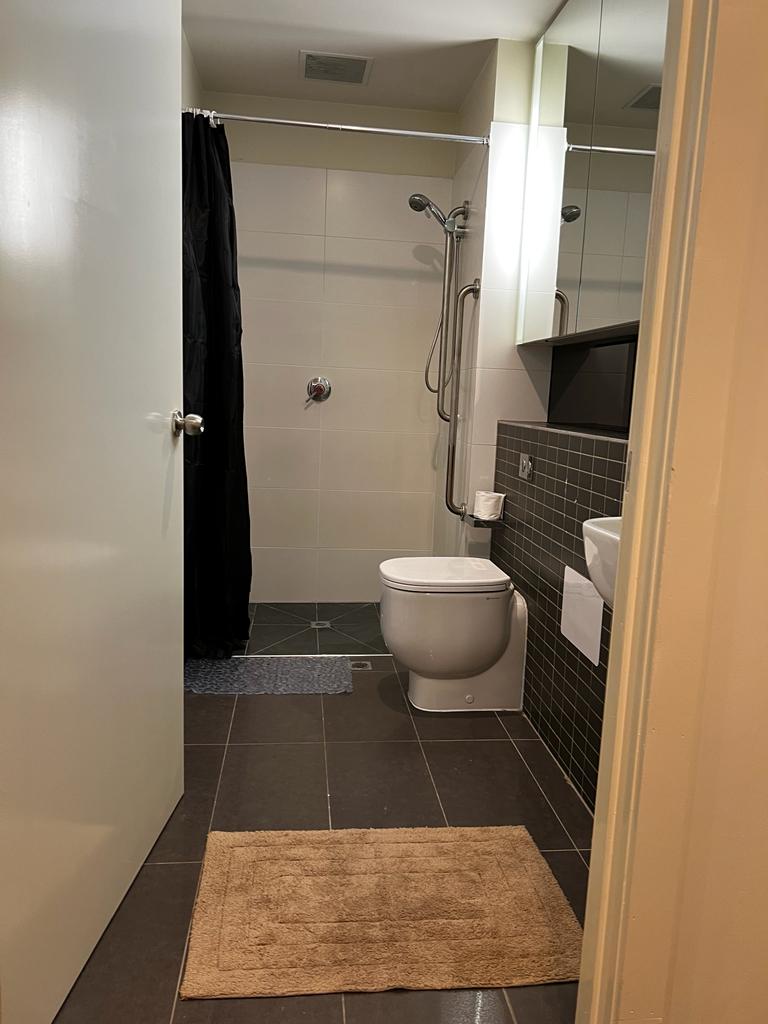 Fully HPS Accommodation is available in Elsternwick -SIL/MTA — Home image 6