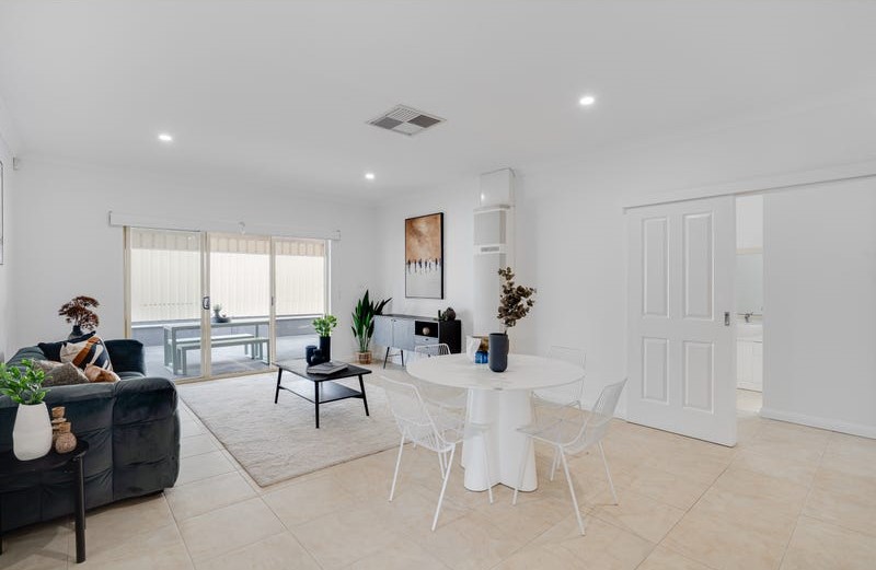 Contemporary and Stylish 4-Bedroom SIL Home in Greenwith — Home image 3