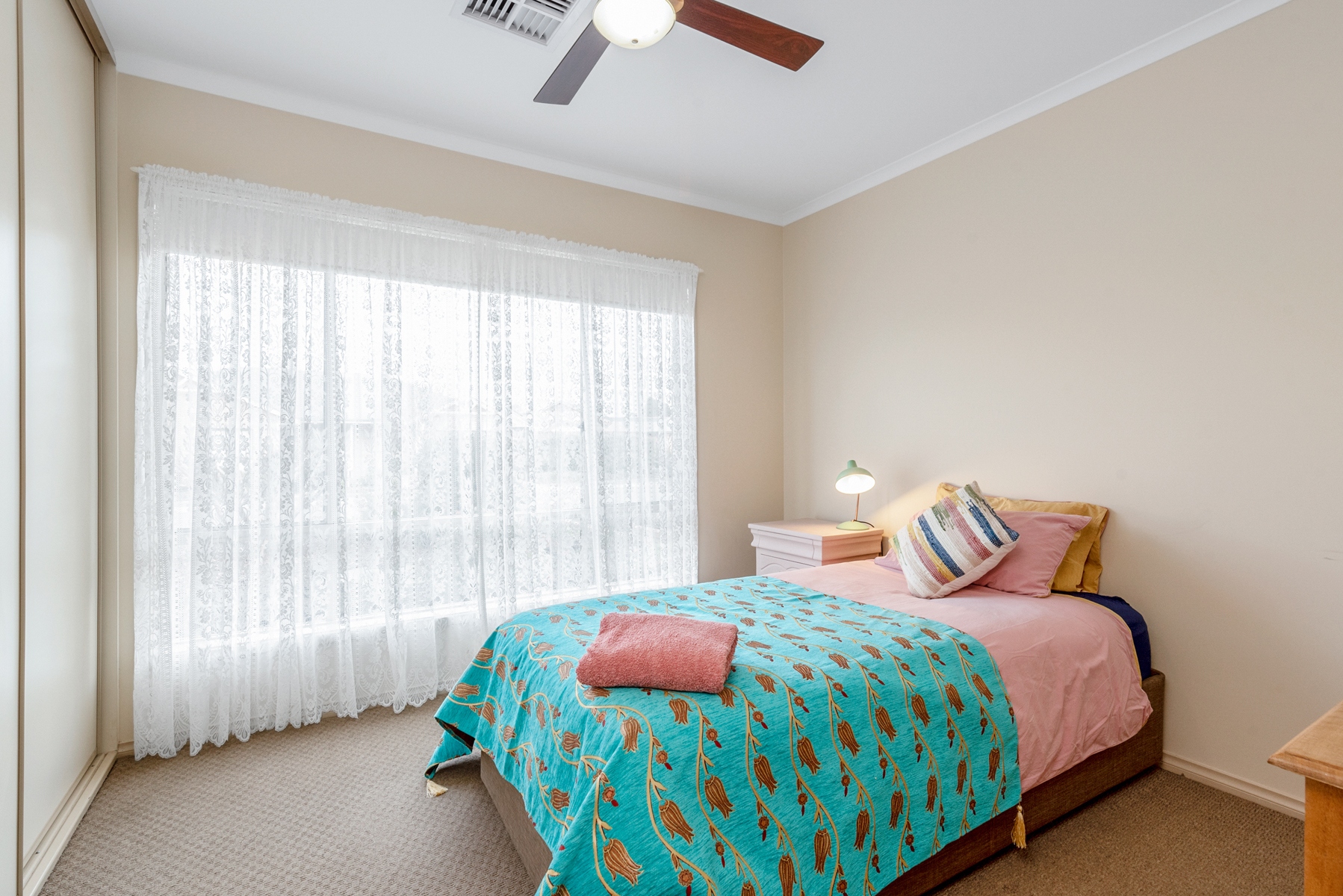 Safe, comfortable and colorful property situated in stunning Barossa Valley — Home image 8