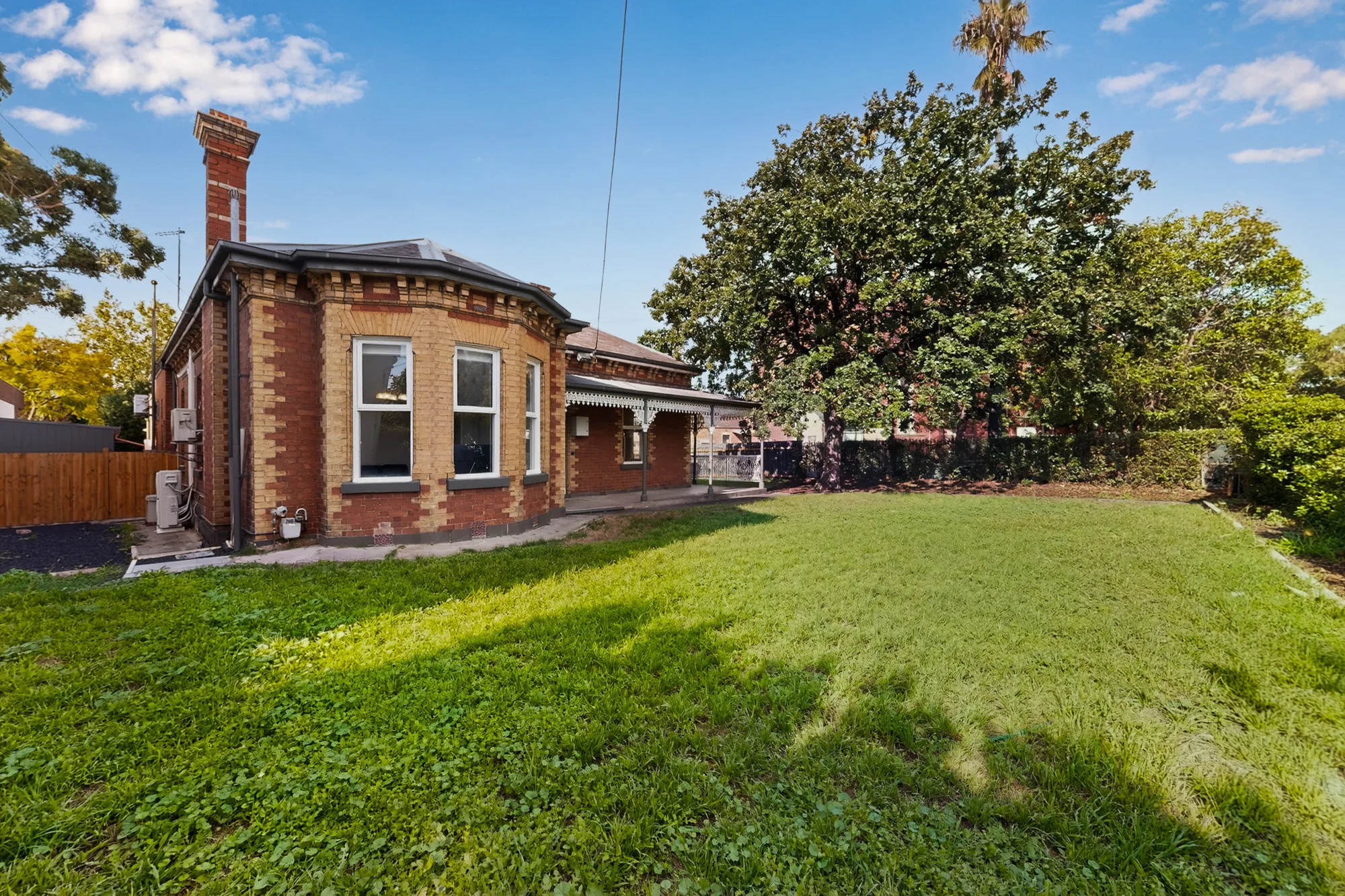 Beautiful SIL Home in Clifton Hill — Home image 3