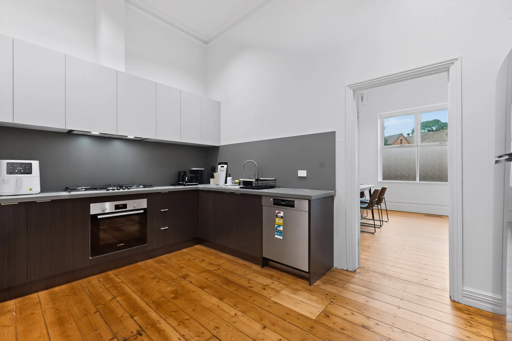 Beautiful SIL Home in Clifton Hill — Home image 8
