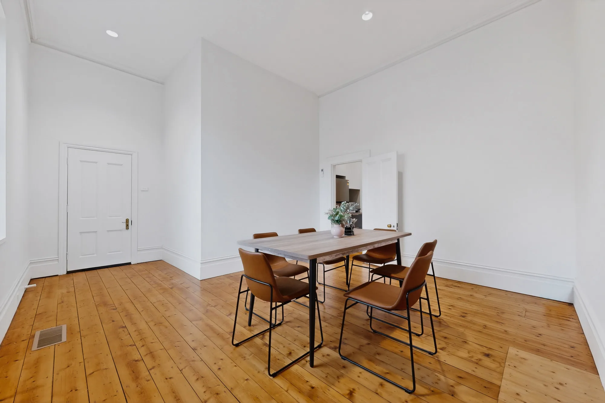 Beautiful SIL Home in Clifton Hill — Home image 9
