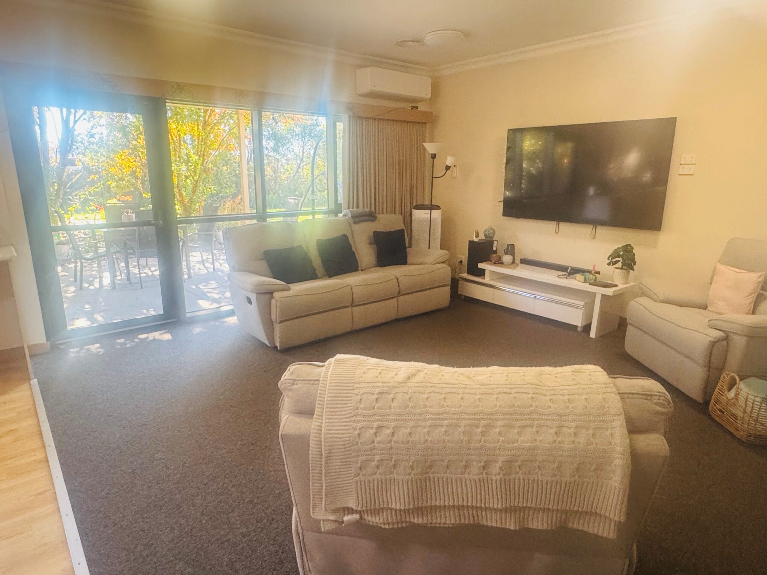 Join this conveniently-located Moe home, walking distance to local shops. — Home image 2