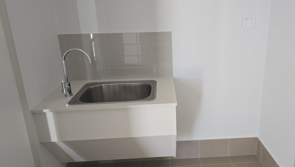 Dudley Park NEW 3 Bed HPS Home with Onsite Overnight Room — Home image 4