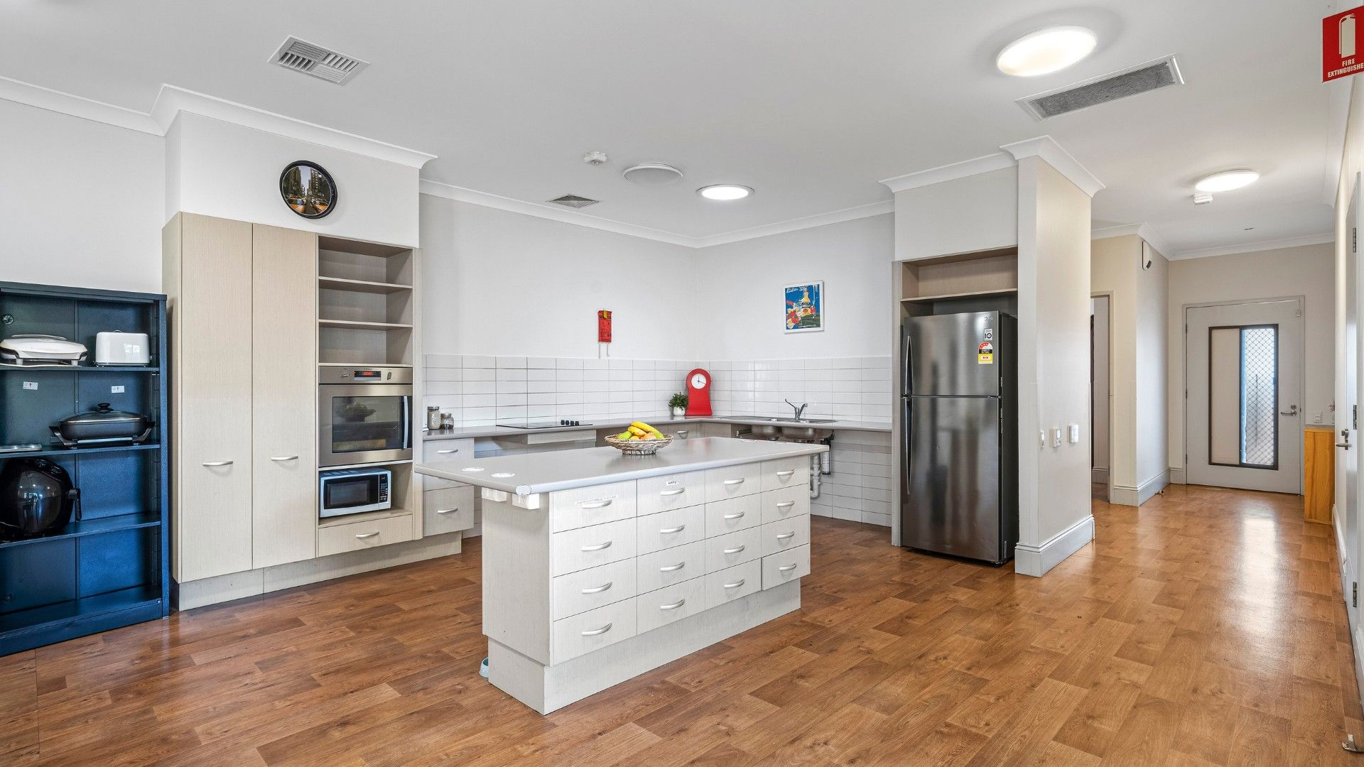 Whole Fully Accessible 3 Bedroom Home Available in Hendon — Home image 2