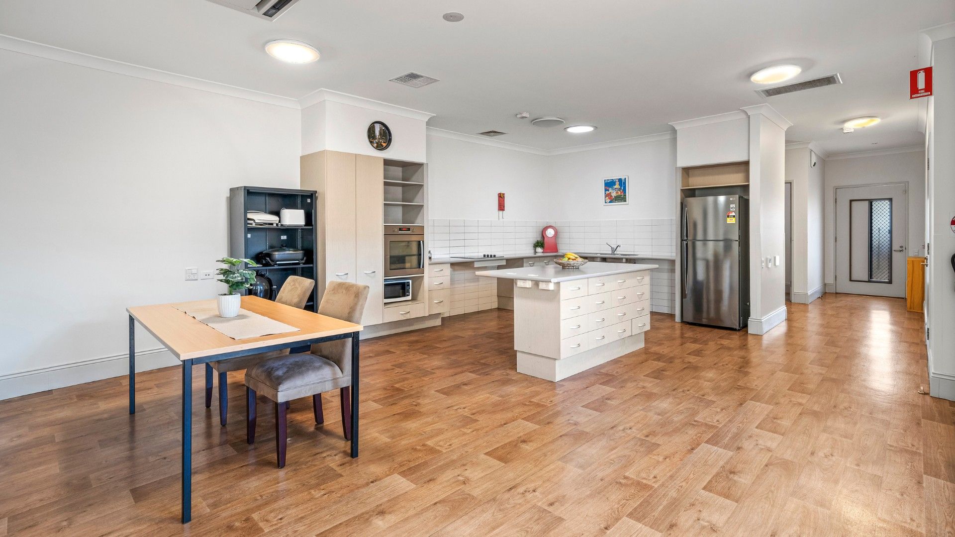 Whole Fully Accessible 3 Bedroom Home Available in Hendon — Home image 5