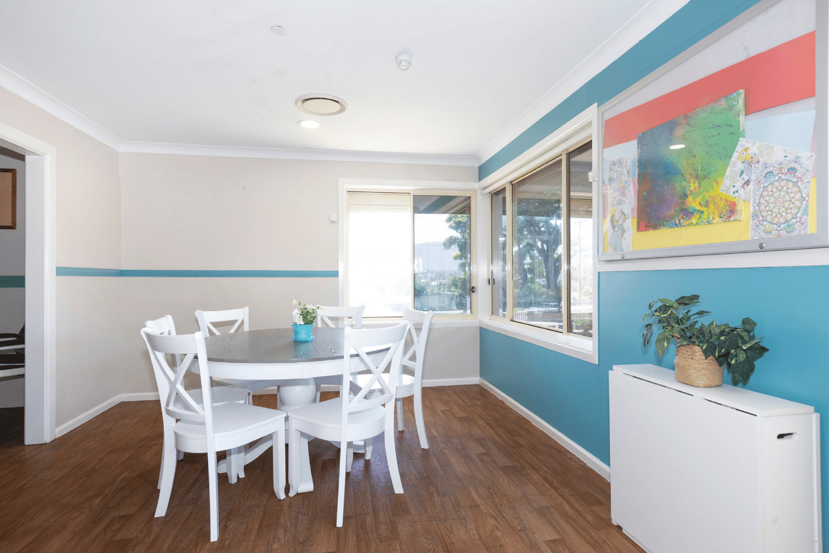 STA & MTA Horsley - Enjoy this bright and spacious home for a getaway/respite. — Home image 4