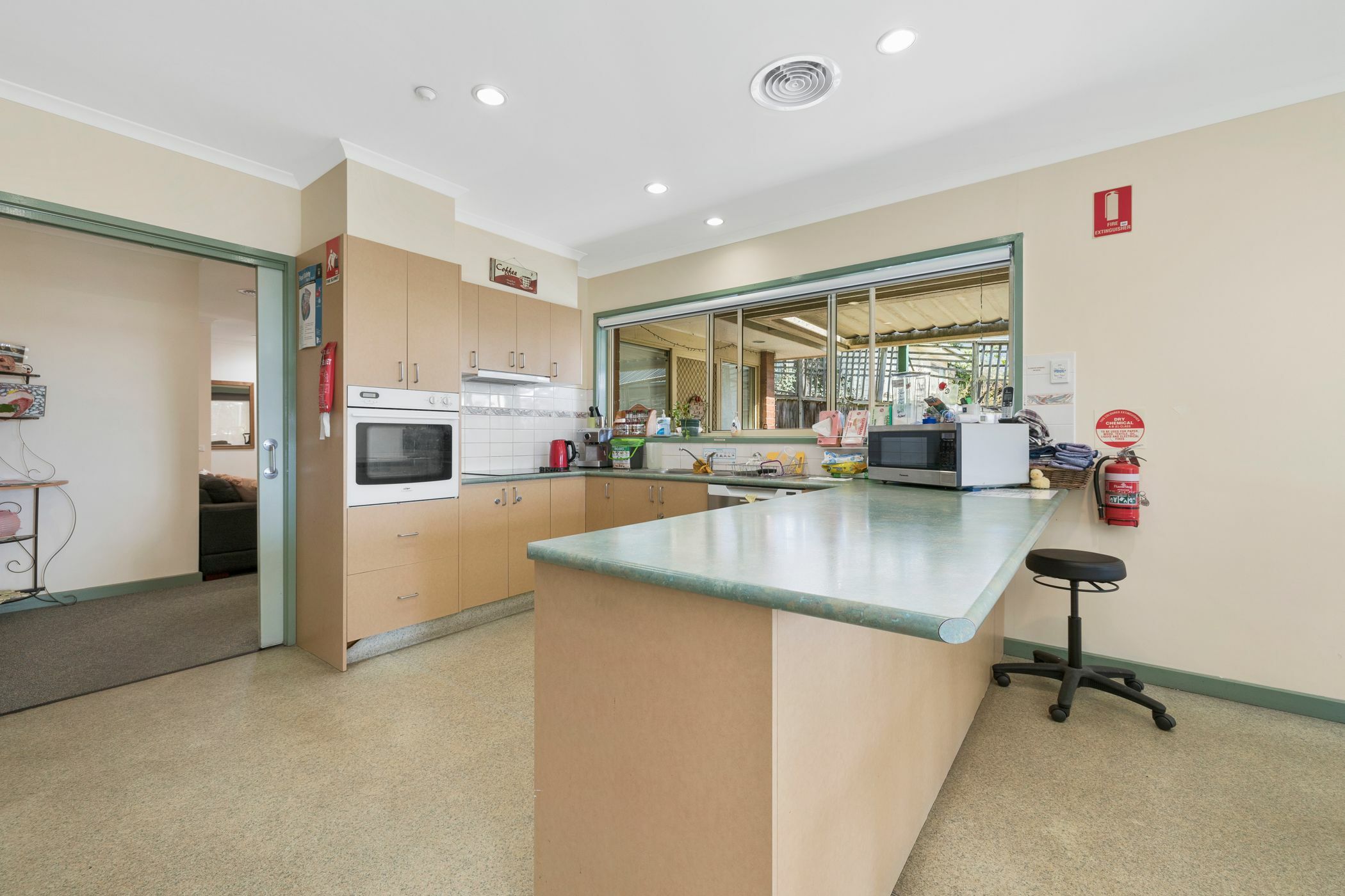 Leafy green and tranquil home — Home image 5