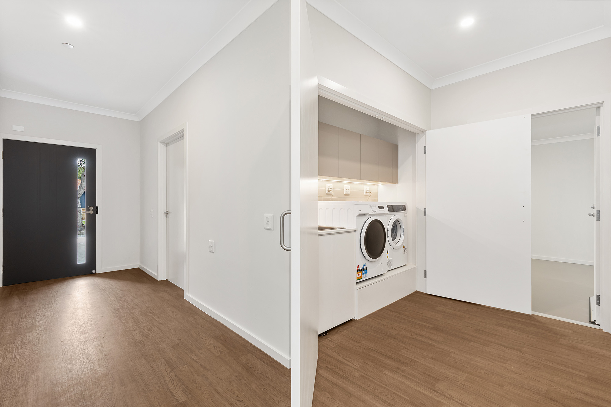 2 Bed/2 Bath(+OOA) High Physical Support House just minutes from Chelsea beach! — Home image 11