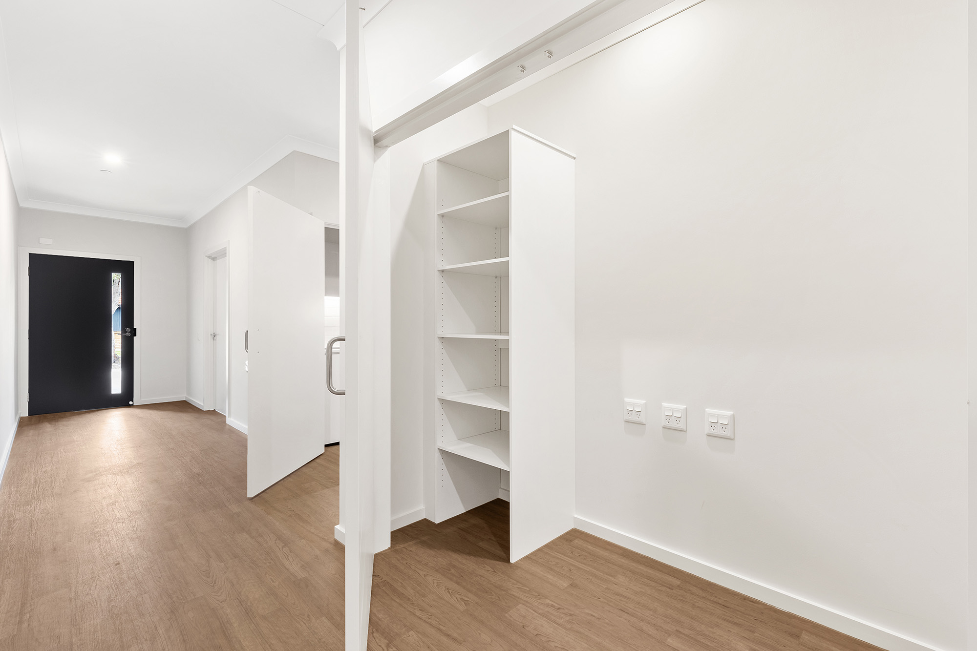 2 Bed/2 Bath(+OOA) High Physical Support House just minutes from Chelsea beach! — Home image 12
