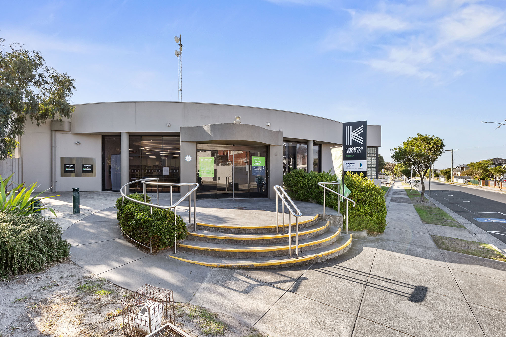 2 Bed/2 Bath(+OOA) High Physical Support House just minutes from Chelsea beach! — Home image 15