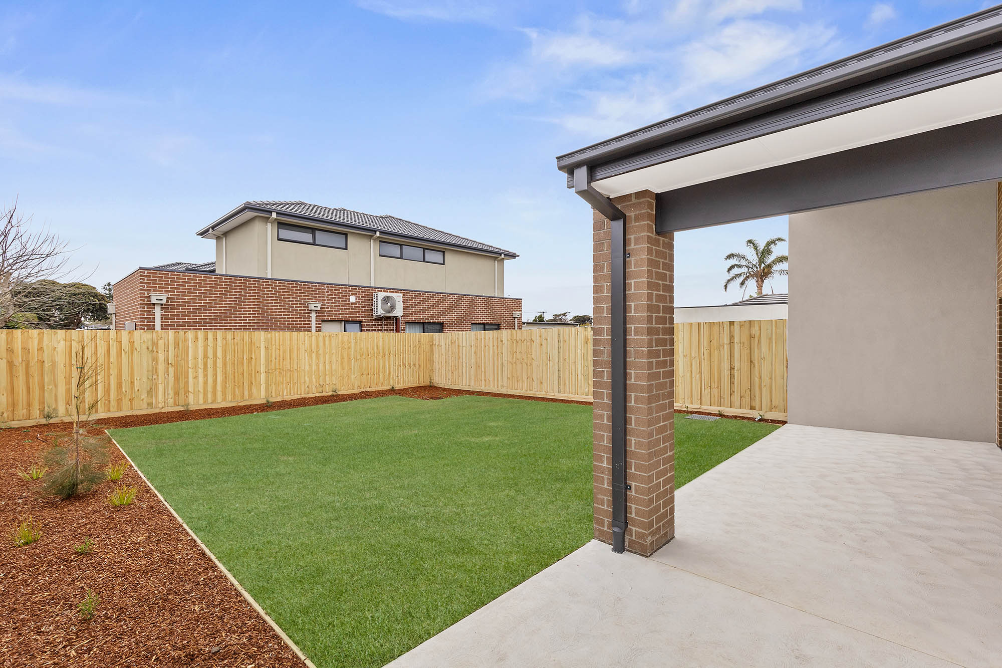 2 Bed/2 Bath(+OOA) High Physical Support House just minutes from Chelsea beach! — Home image 4