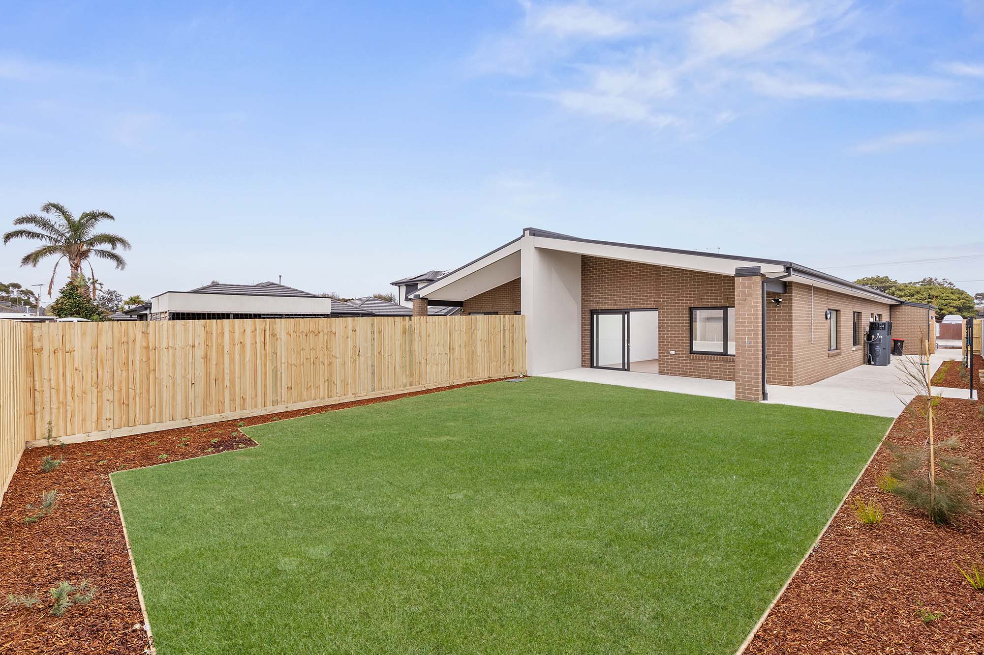 2 Bed/2 Bath(+OOA) High Physical Support House just minutes from Chelsea beach! — Home image 6