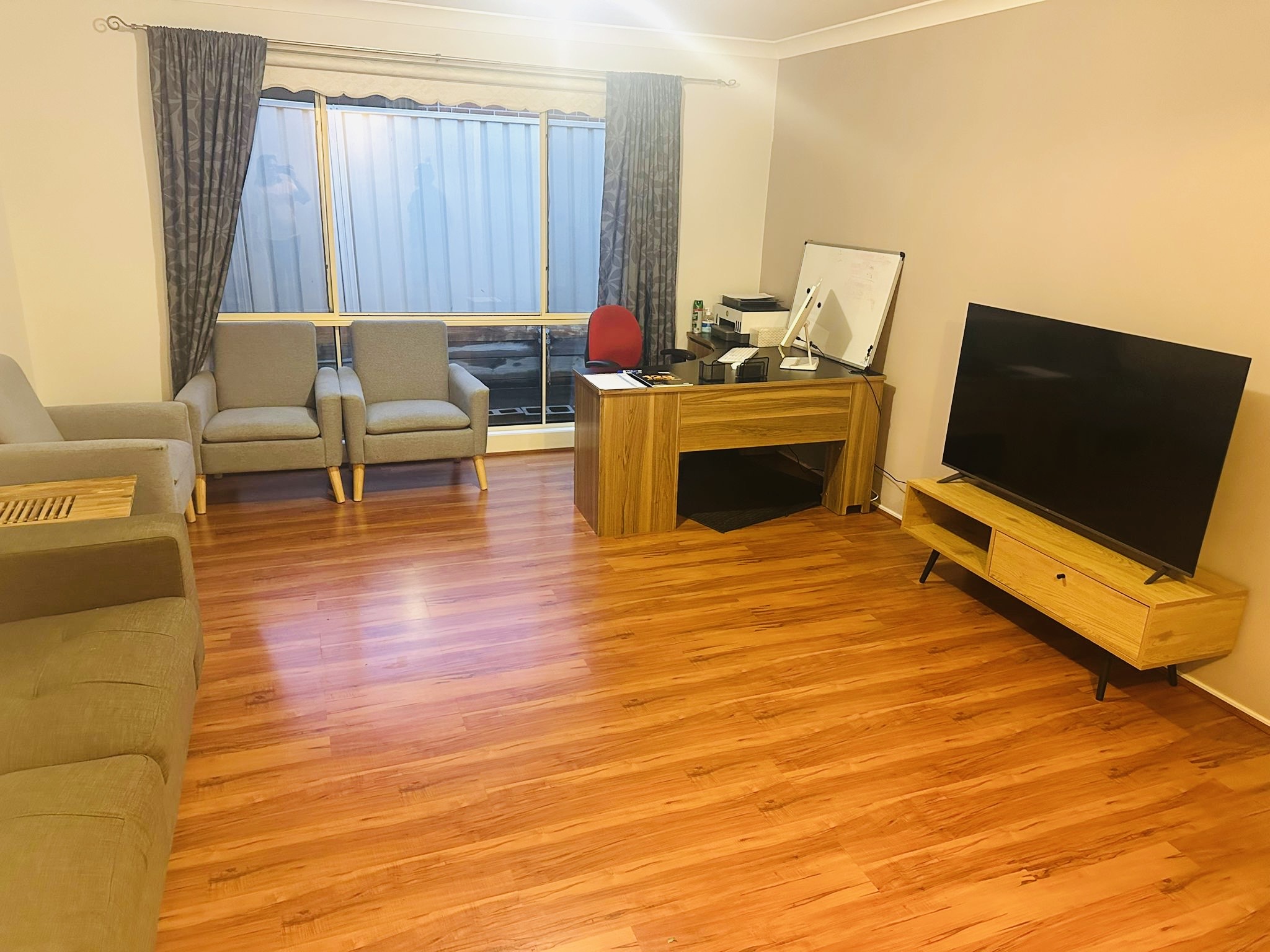 Spacious 4-Bedroom SIL Home Southwest Sydney Prestons Male vacancy — Home image 2