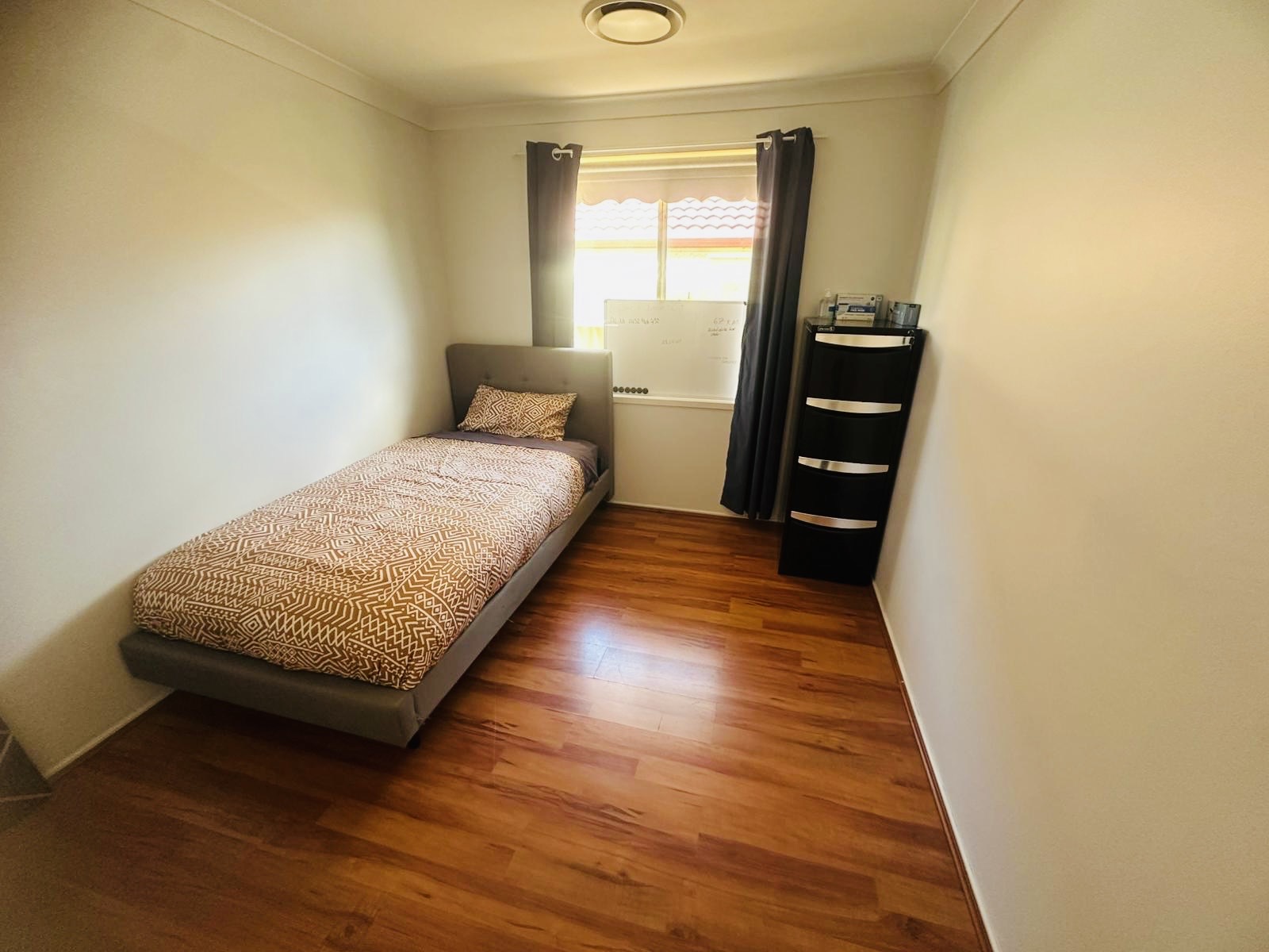 Spacious 4-Bedroom SIL Home Southwest Sydney Prestons Male vacancy — Home image 6