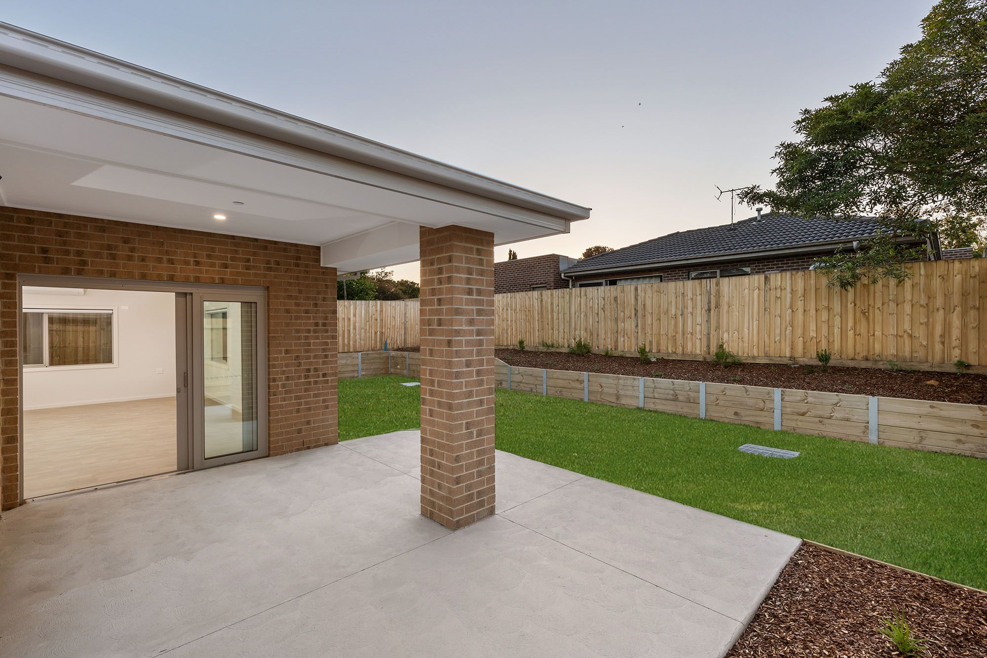 3 Bed High Physical Support House Just 3-Minute Drive to Cranbourne Town Centre! — Home image 4