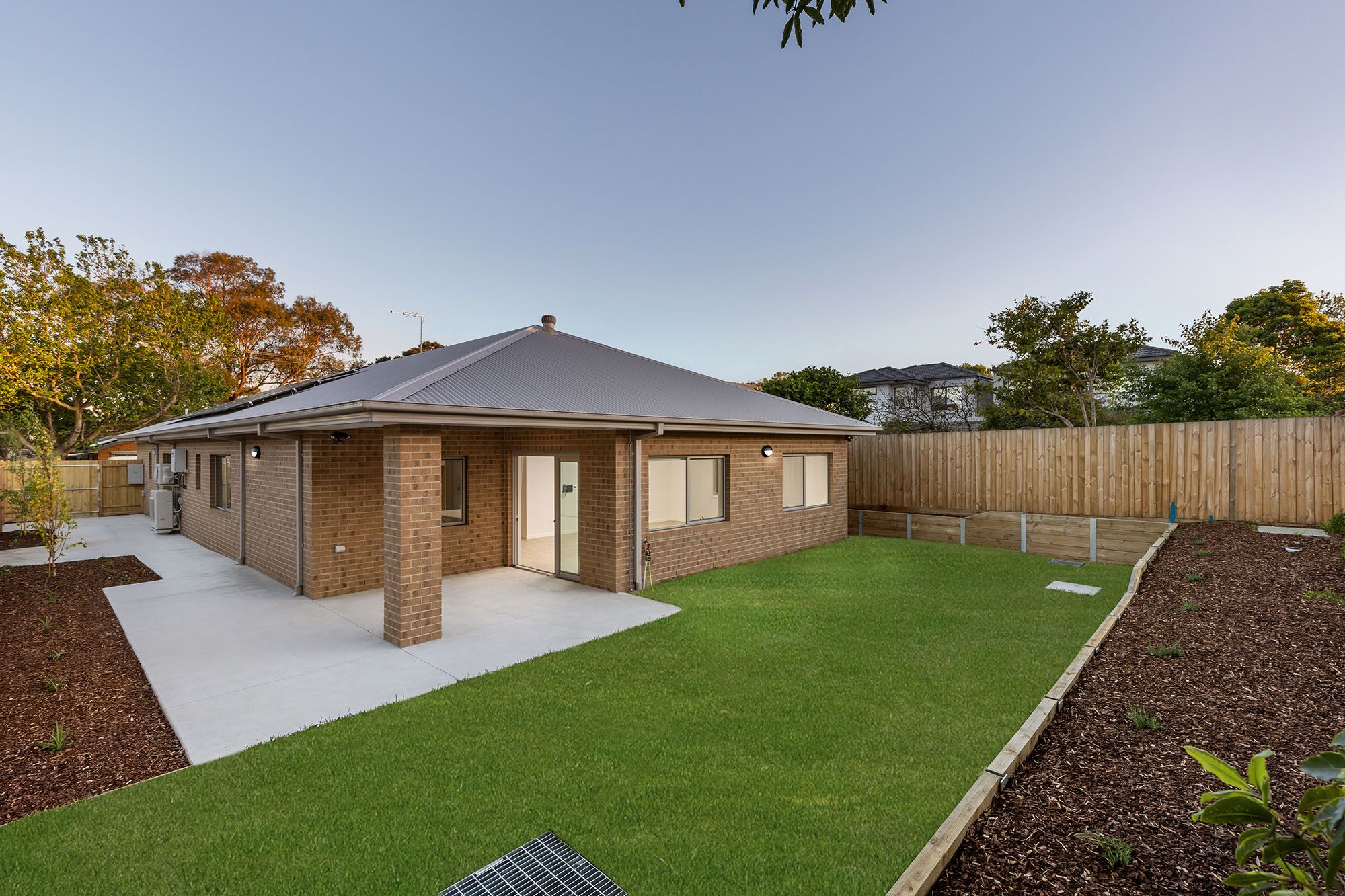 3 Bed High Physical Support House Just 3-Minute Drive to Cranbourne Town Centre! — Home image 5