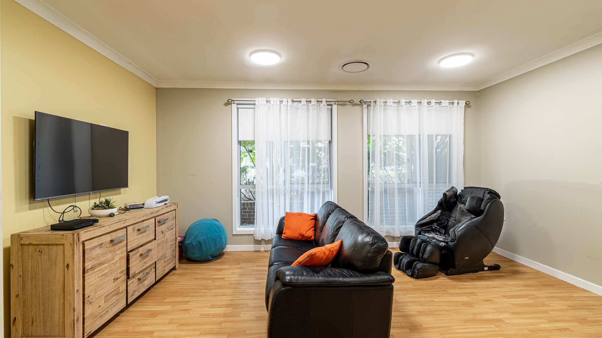 Relaxed, connected living in central North Gosford — Home image 7