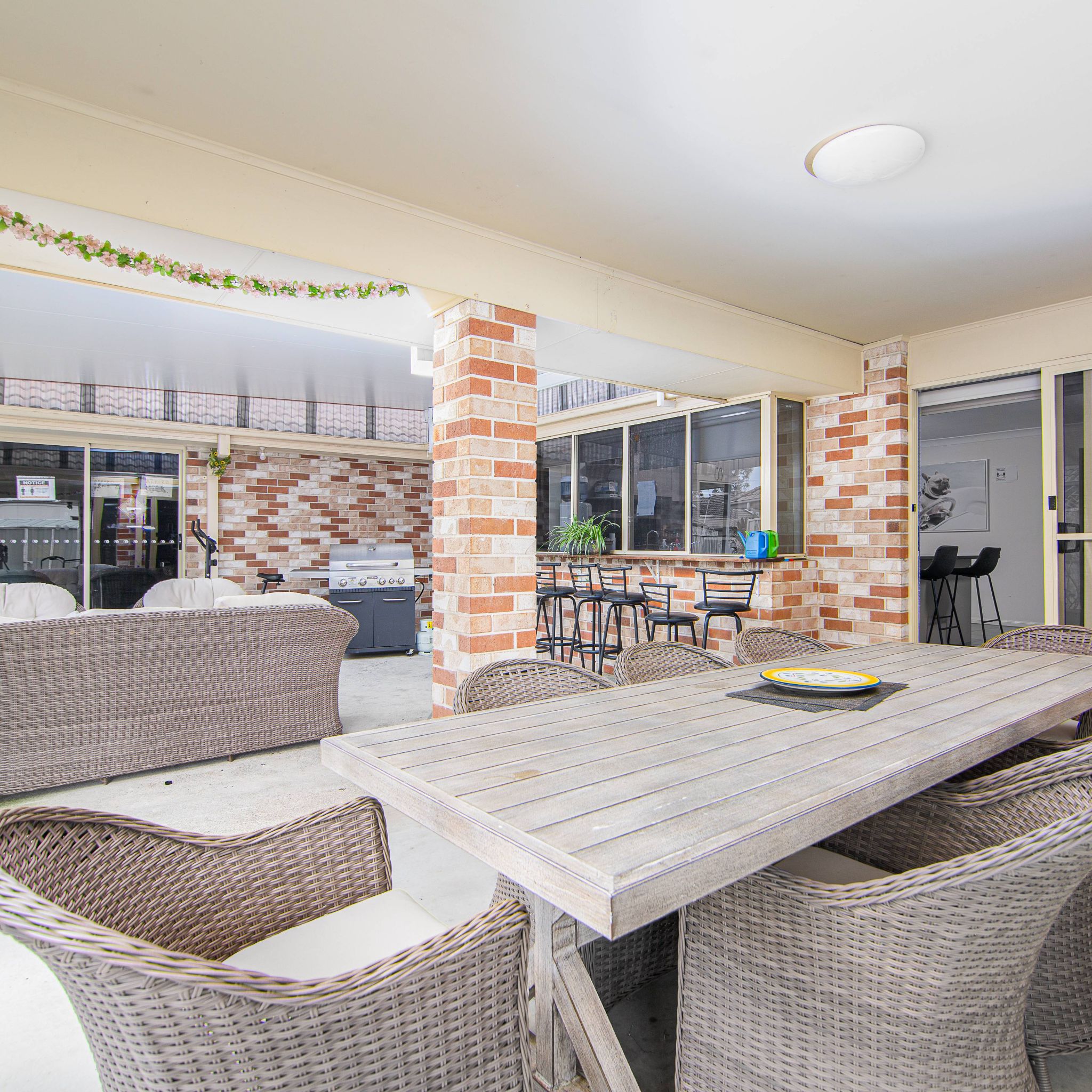 Modern SIL home in Caboolture with open-plan living and outdoor entertainment — Home image 5