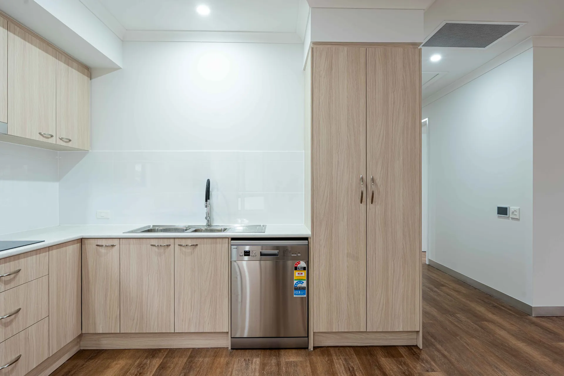 Johnston Road — Home image 5