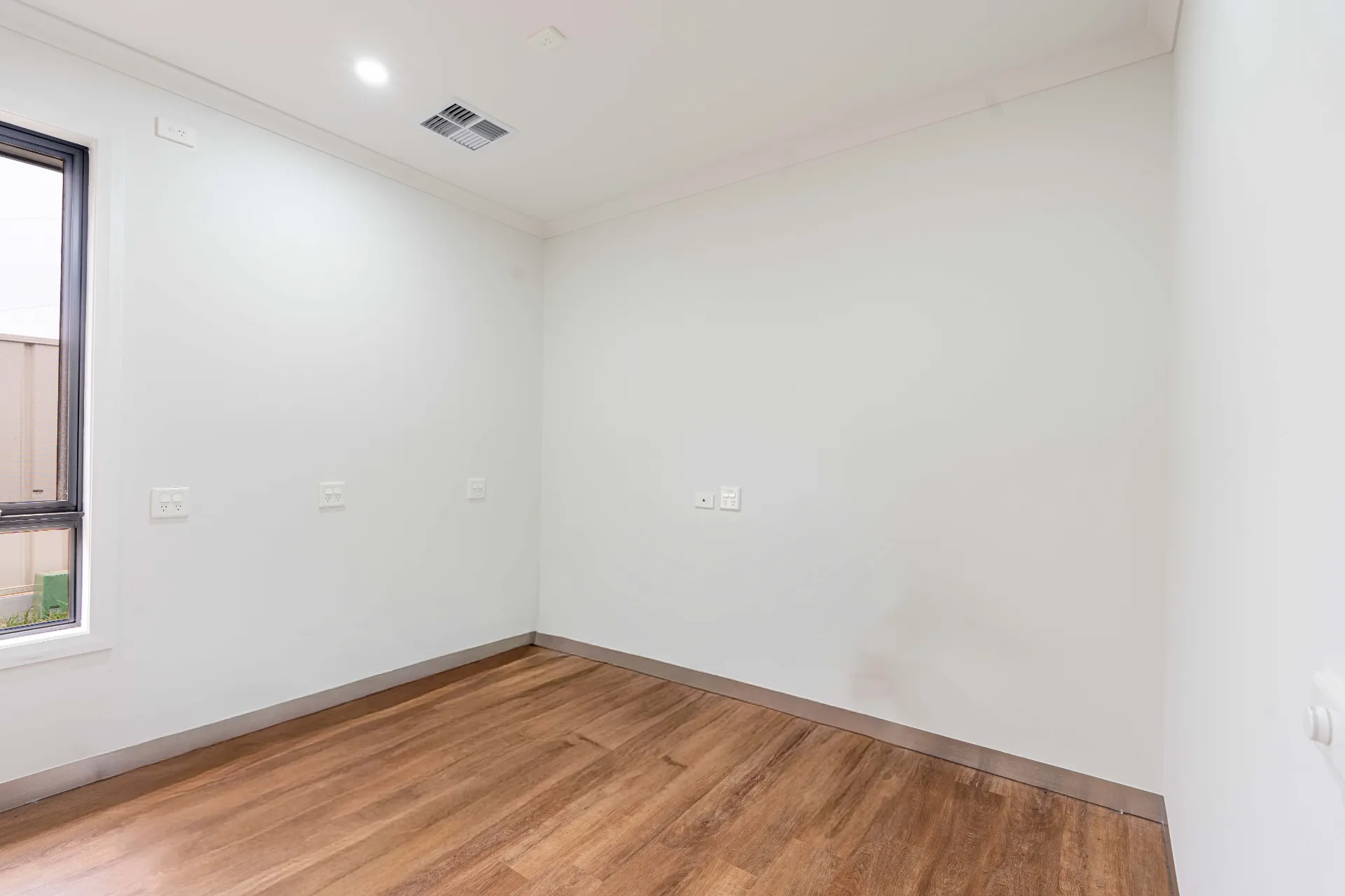 Johnston Road — Home image 8