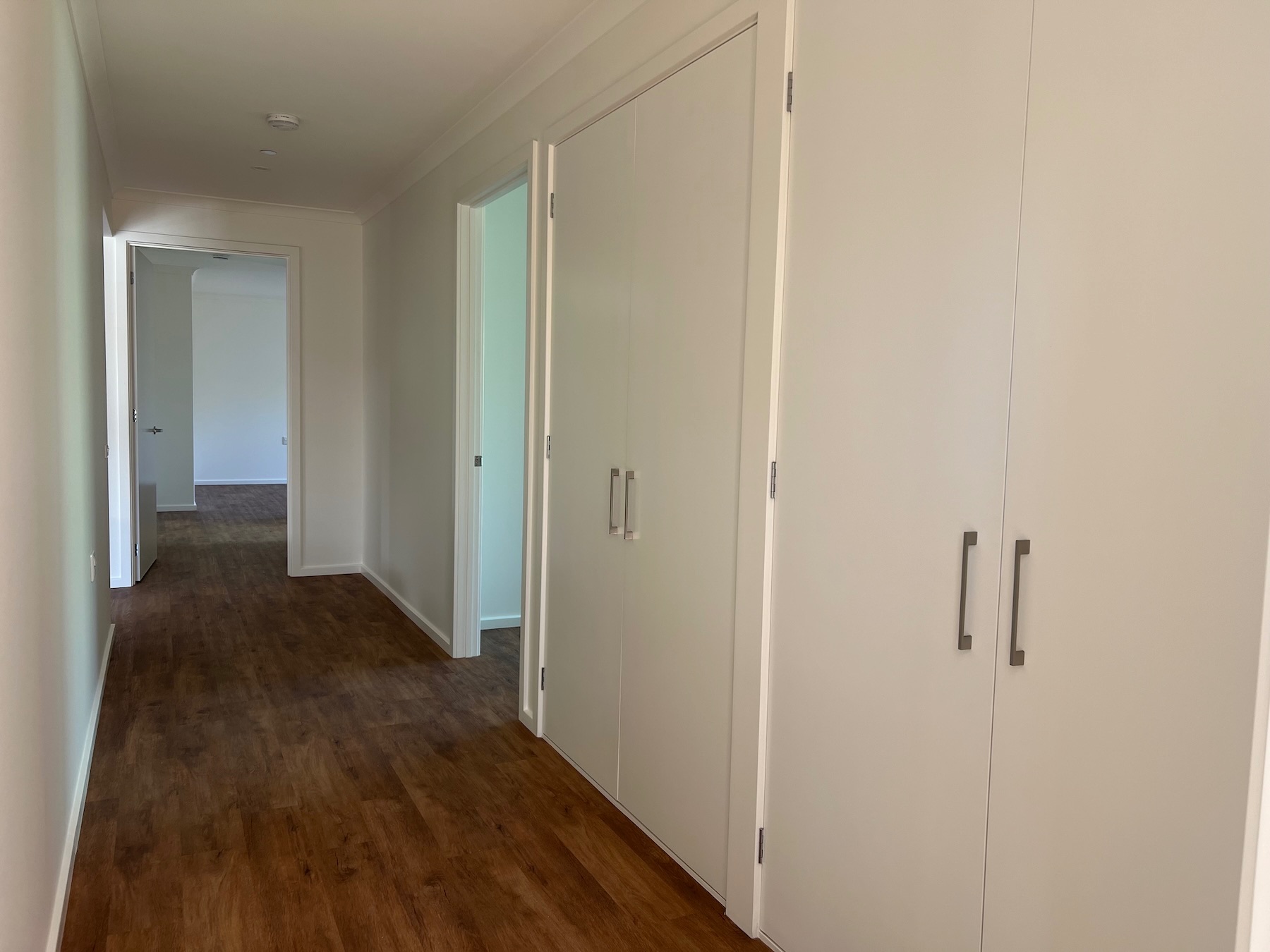 Massive Dual Iiving High Physical Support home - Available NOW — Home image 5