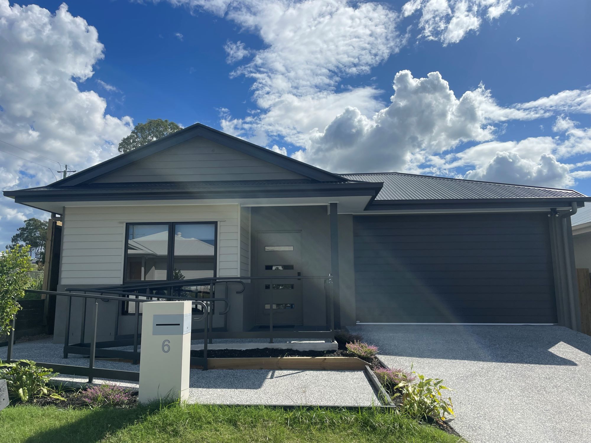 3 Bedroom home with OOA in Heathwood, Queensland — Home image 6