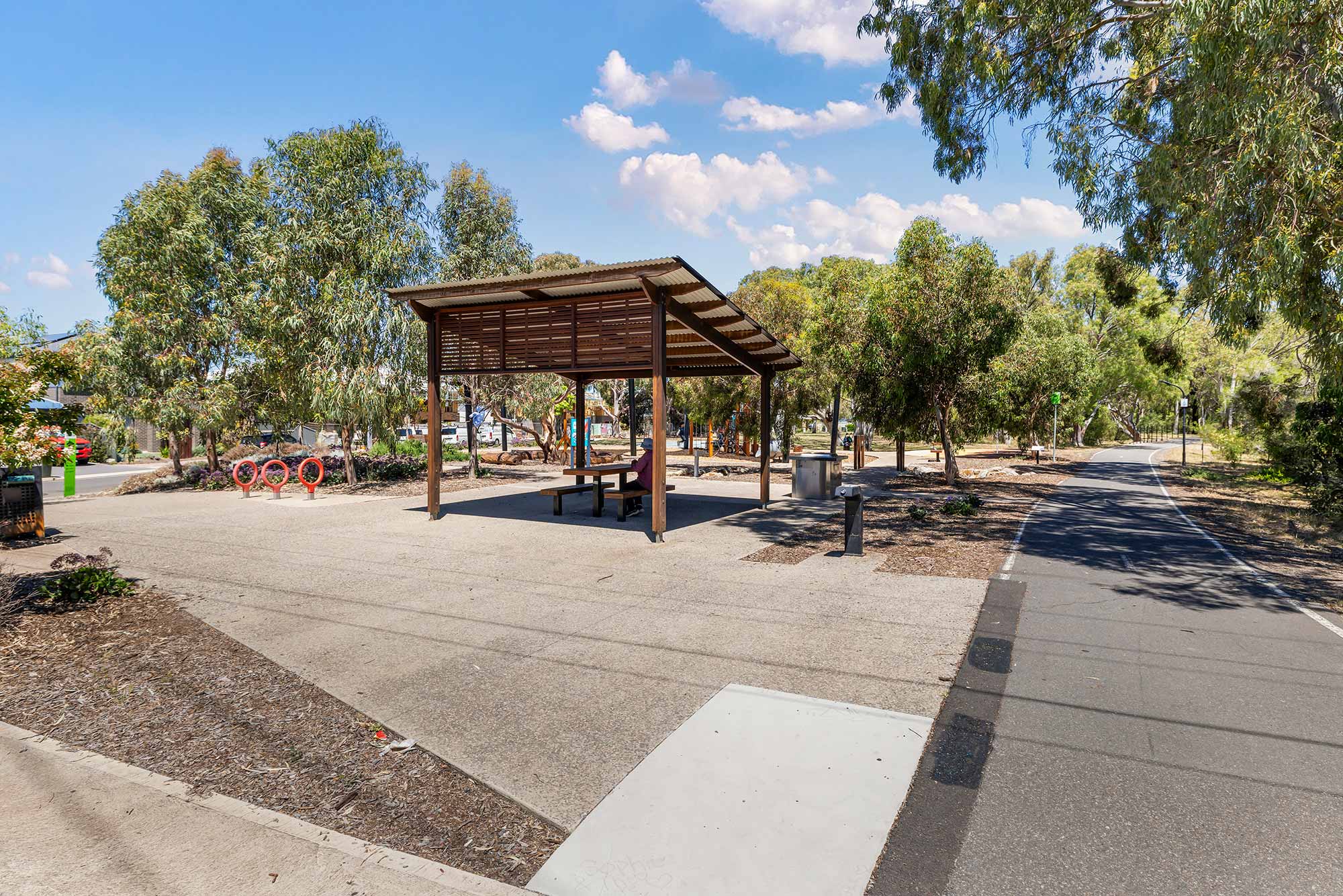 Contemporary 2-Bed HPS Duplex with OOA in Prime Plympton Park — Home image 10