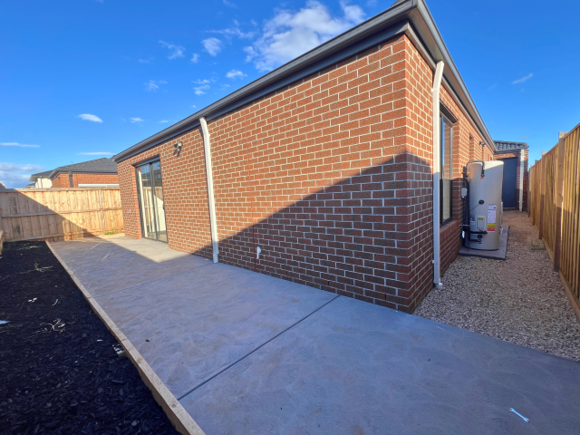 Urban convenience meets Suburban tranquility in Tarneit — Home image 22