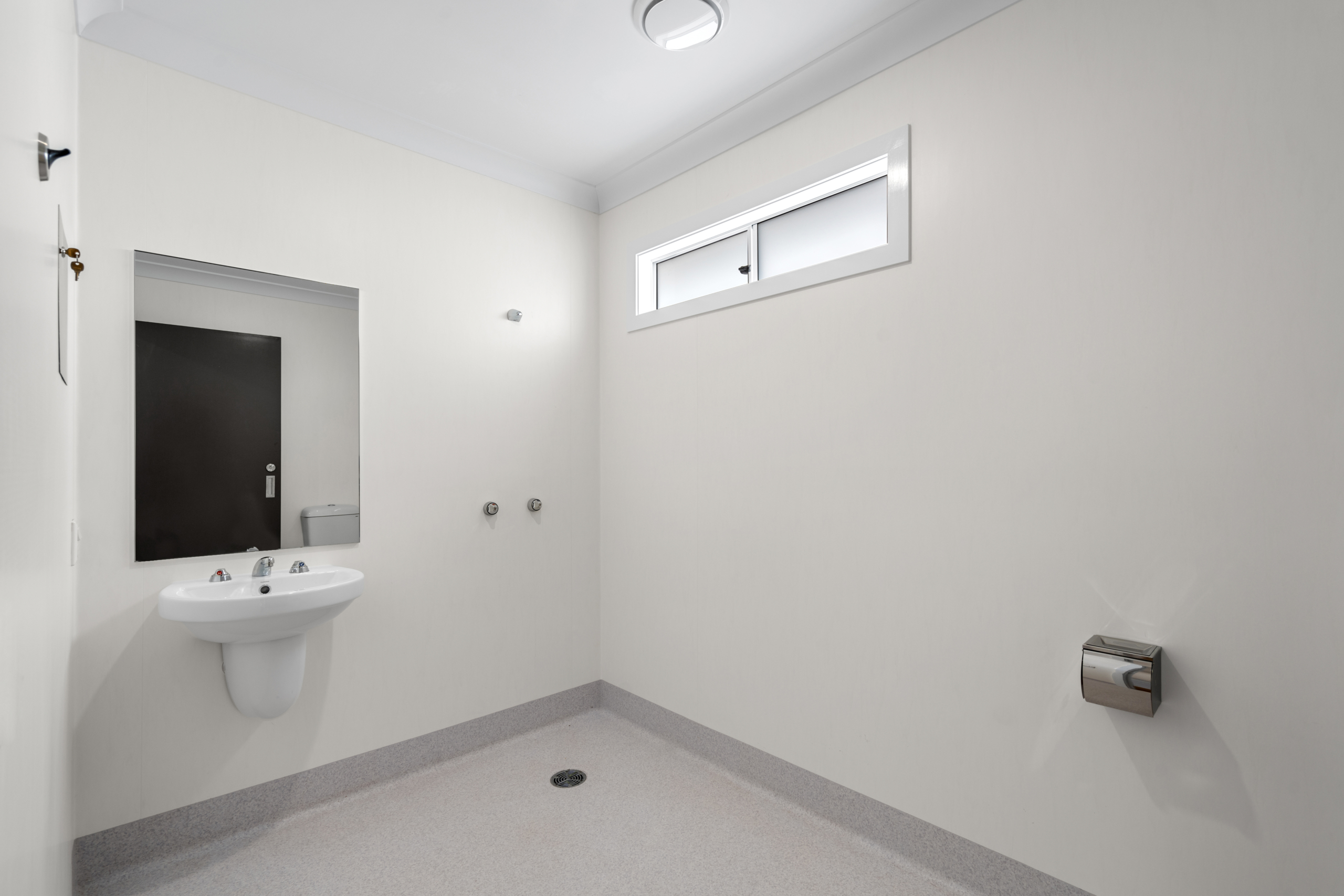 1 & 2 UNITS, COTSWOLD HILLS QLD – ROBUST HOUSE — Home image 7