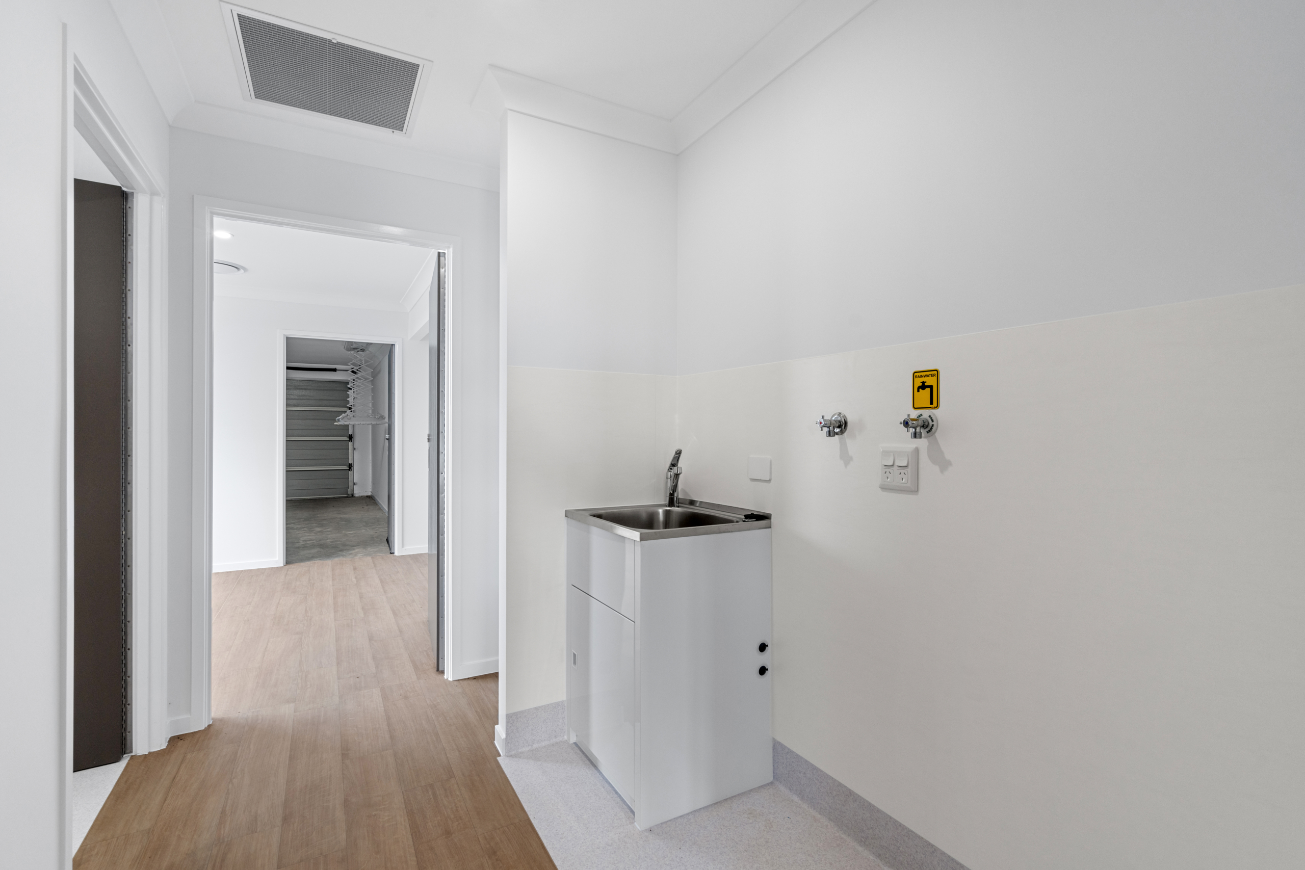 1 & 2 UNITS, COTSWOLD HILLS QLD – ROBUST HOUSE — Home image 8