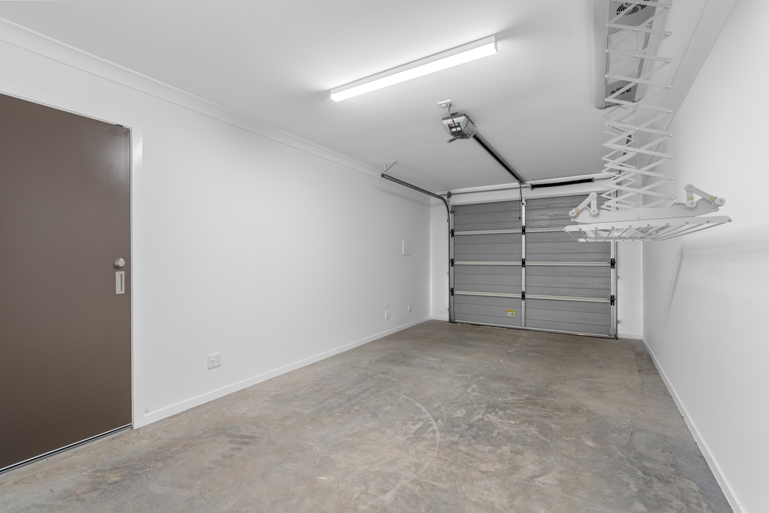 1 & 2 UNITS, COTSWOLD HILLS QLD – ROBUST HOUSE — Home image 9