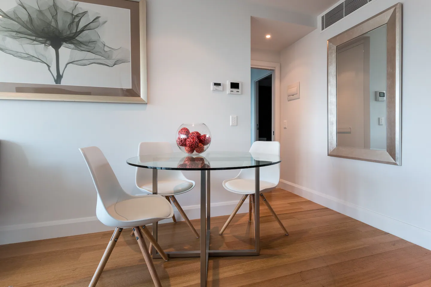 Accessible Accommodation in Melbourne CBD - Available now for MTA/STA — Home image 2