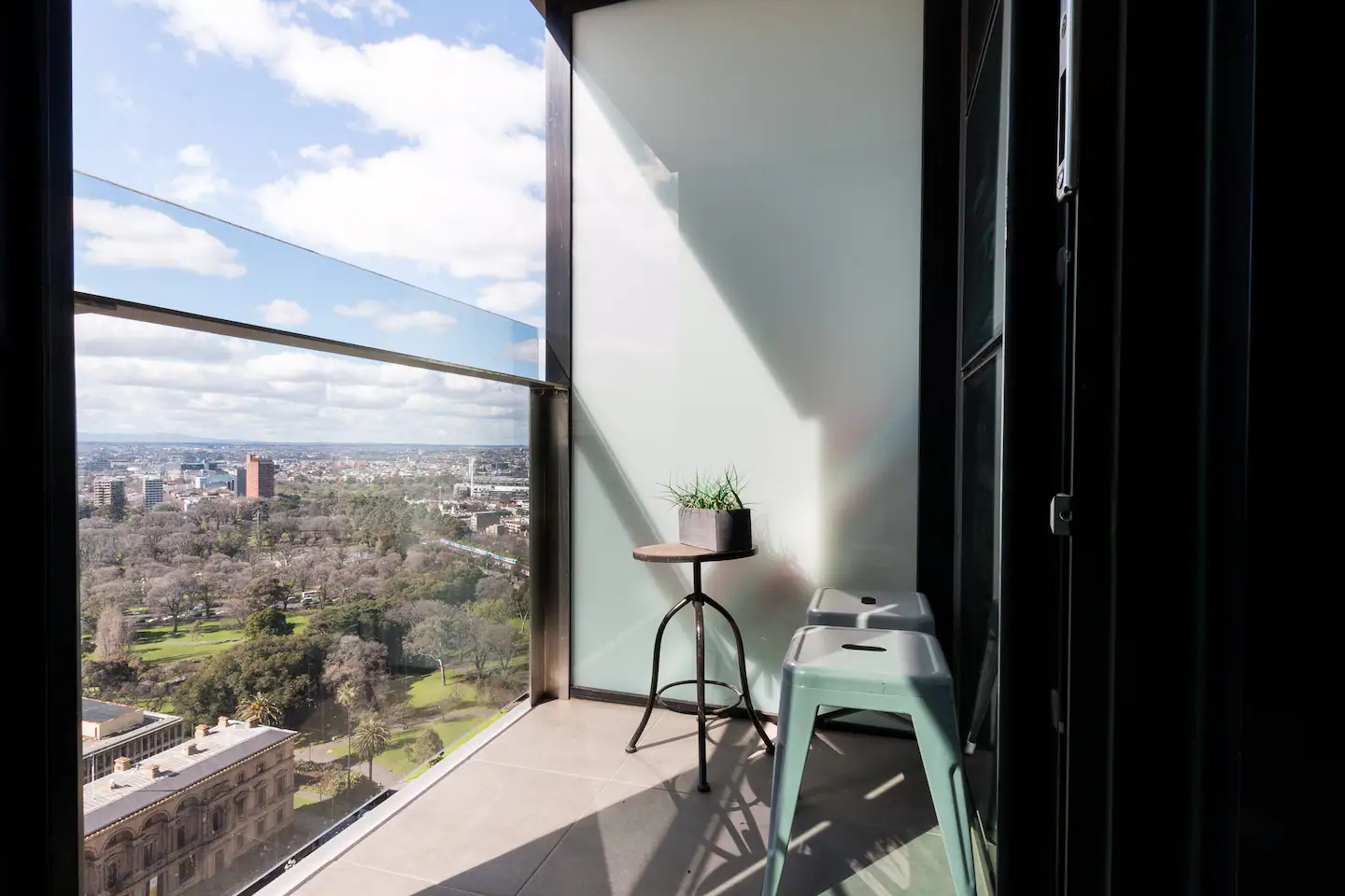 Accessible Accommodation in Melbourne CBD - Available now for MTA/STA — Home image 6