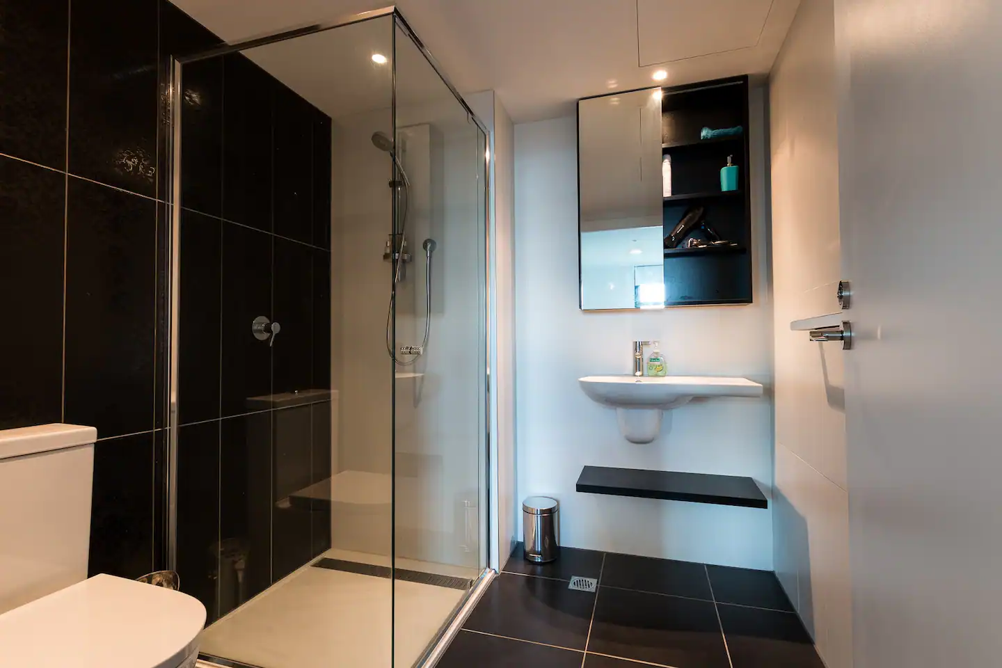Accessible Accommodation in Melbourne CBD - Available now for MTA/STA — Home image 10