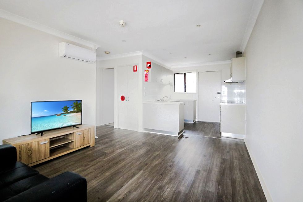 Enjoy a relaxing lifestyle in a beautiful seaside suburb, Warilla — Home image 5